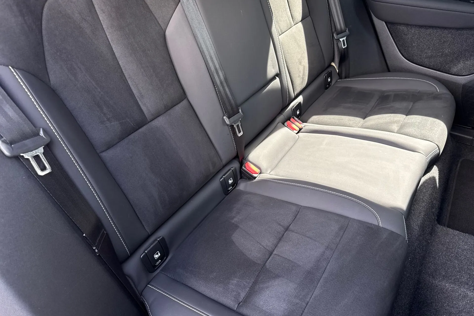 Volvo XC40 thumbnail image number 25