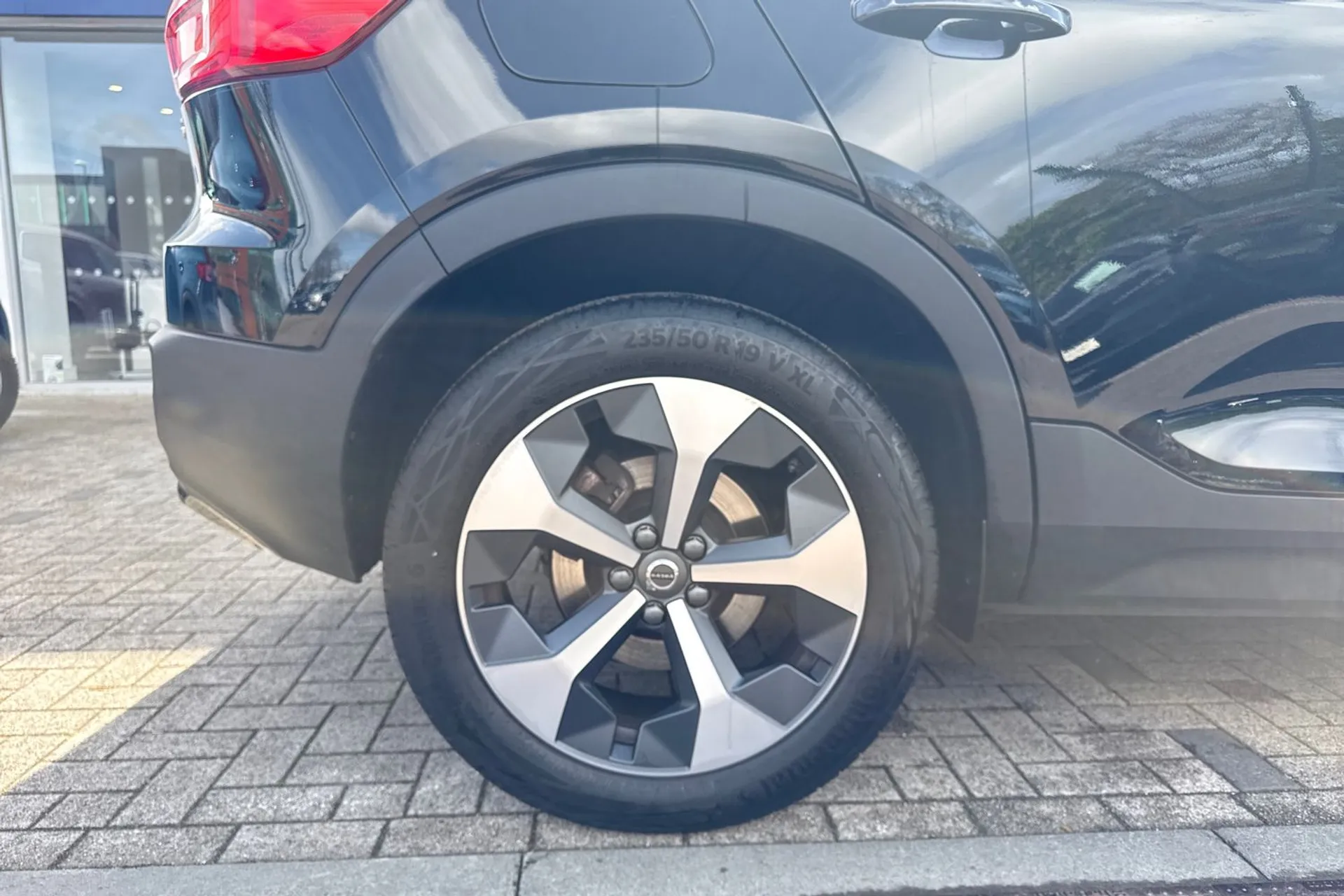 Volvo XC40 thumbnail image number 14