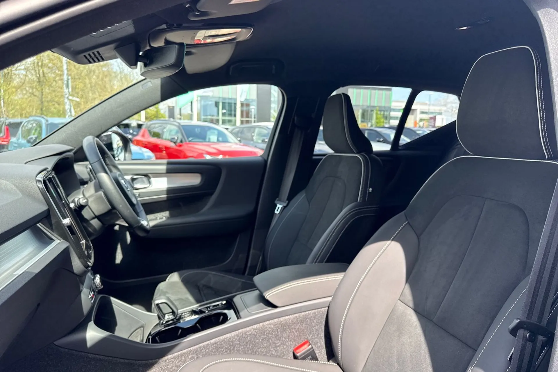 Volvo XC40 thumbnail image number 28