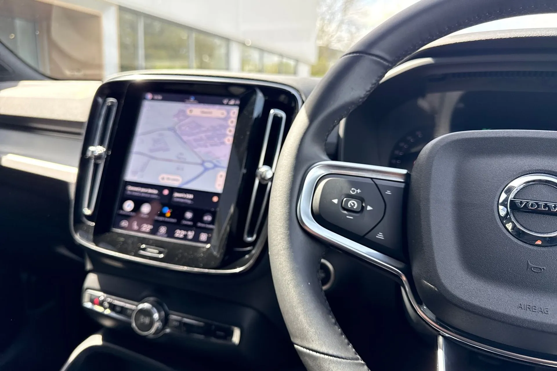 Volvo XC40 thumbnail image number 36