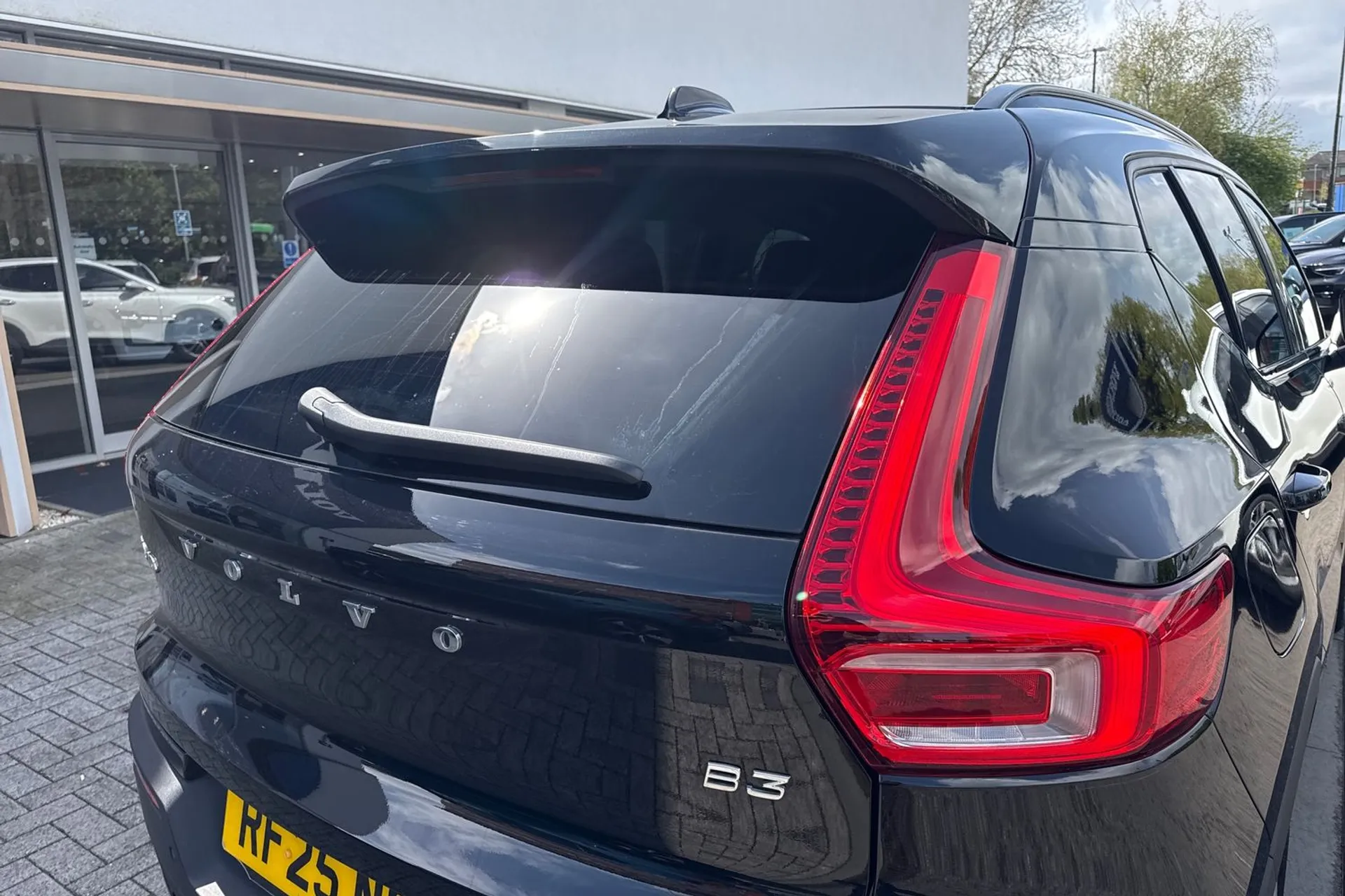 Volvo XC40 thumbnail image number 16