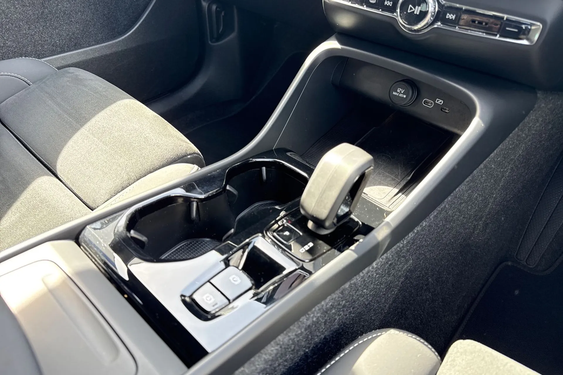 Volvo XC40 thumbnail image number 42