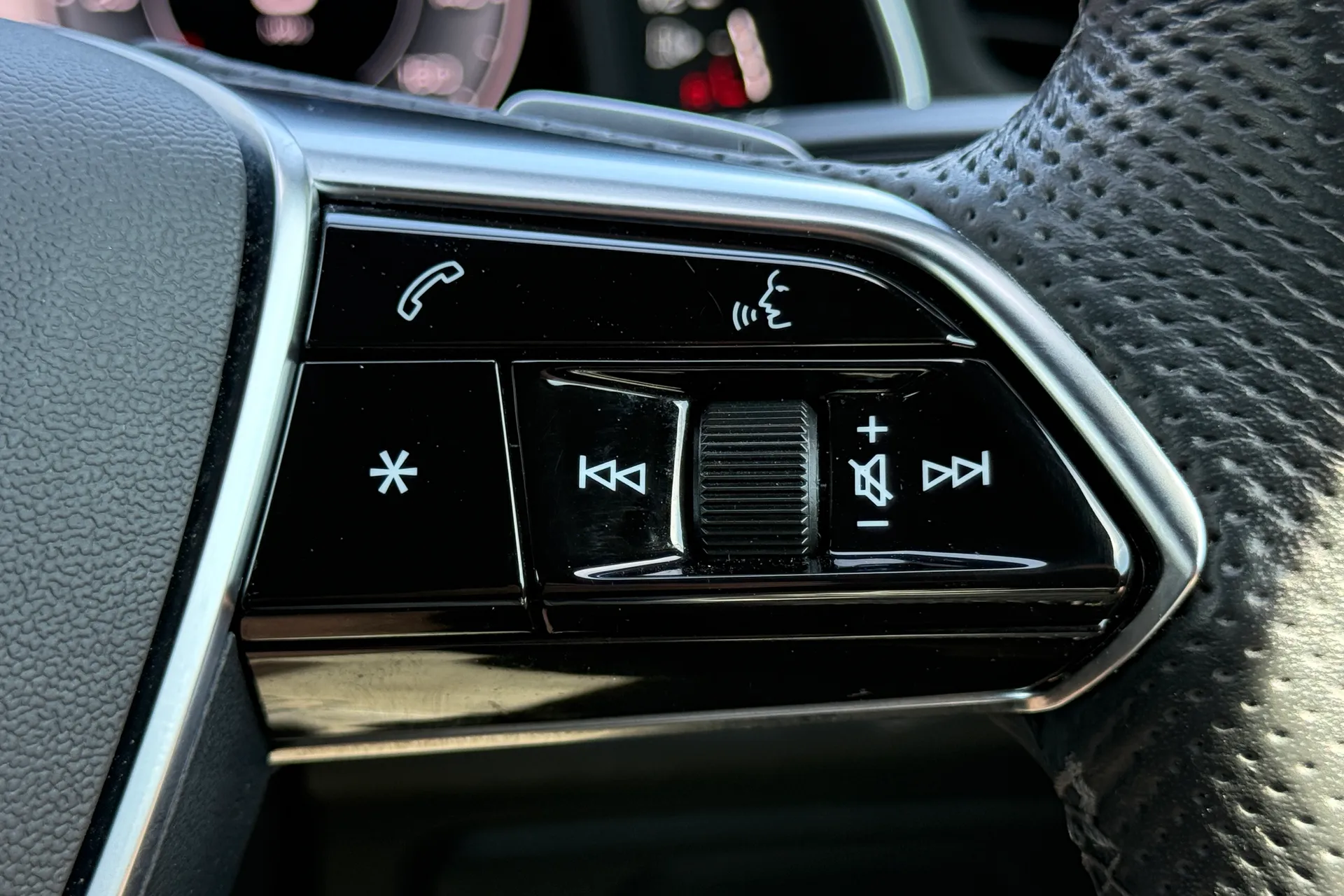 Audi A6 thumbnail image number 25
