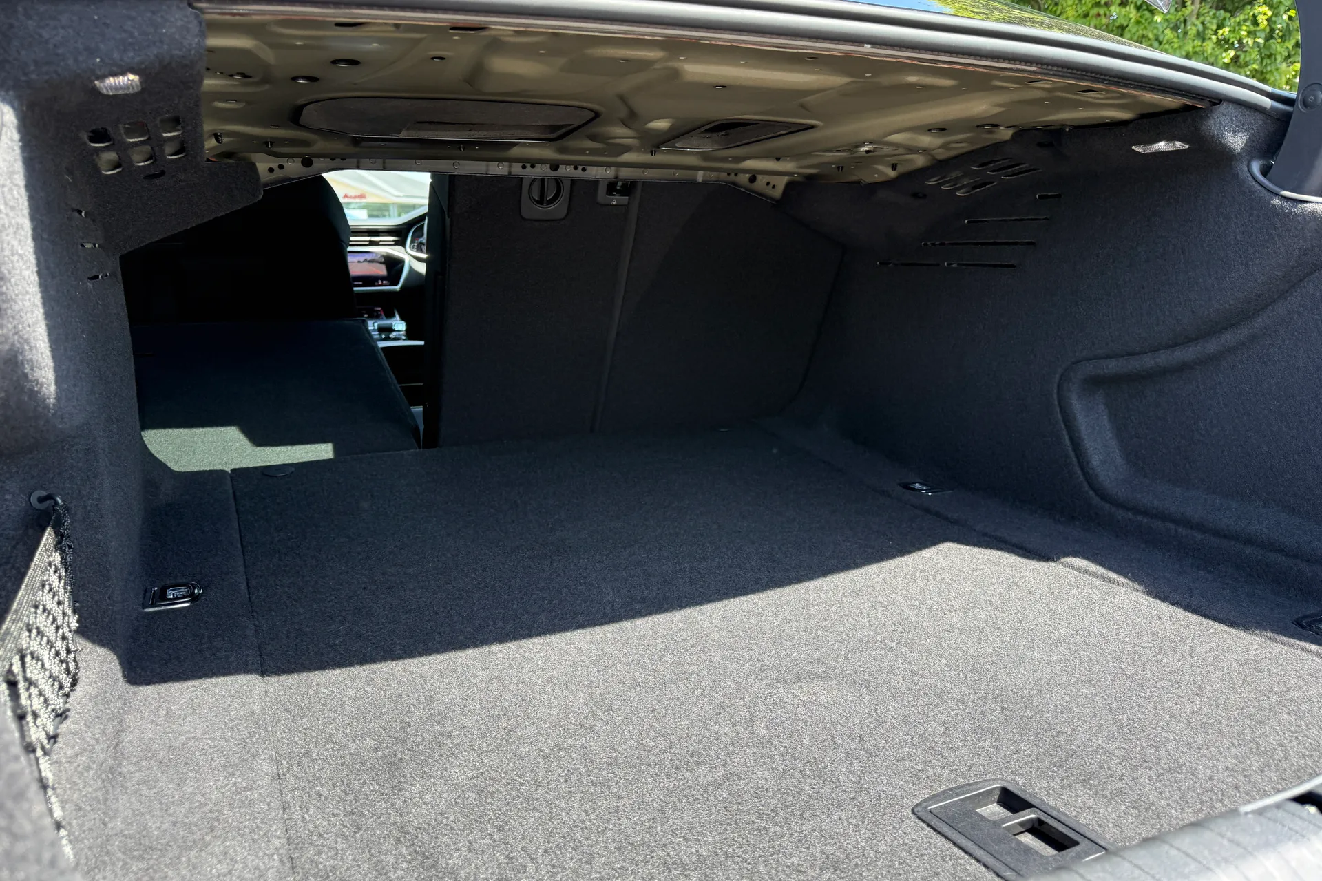 Audi A6 thumbnail image number 39