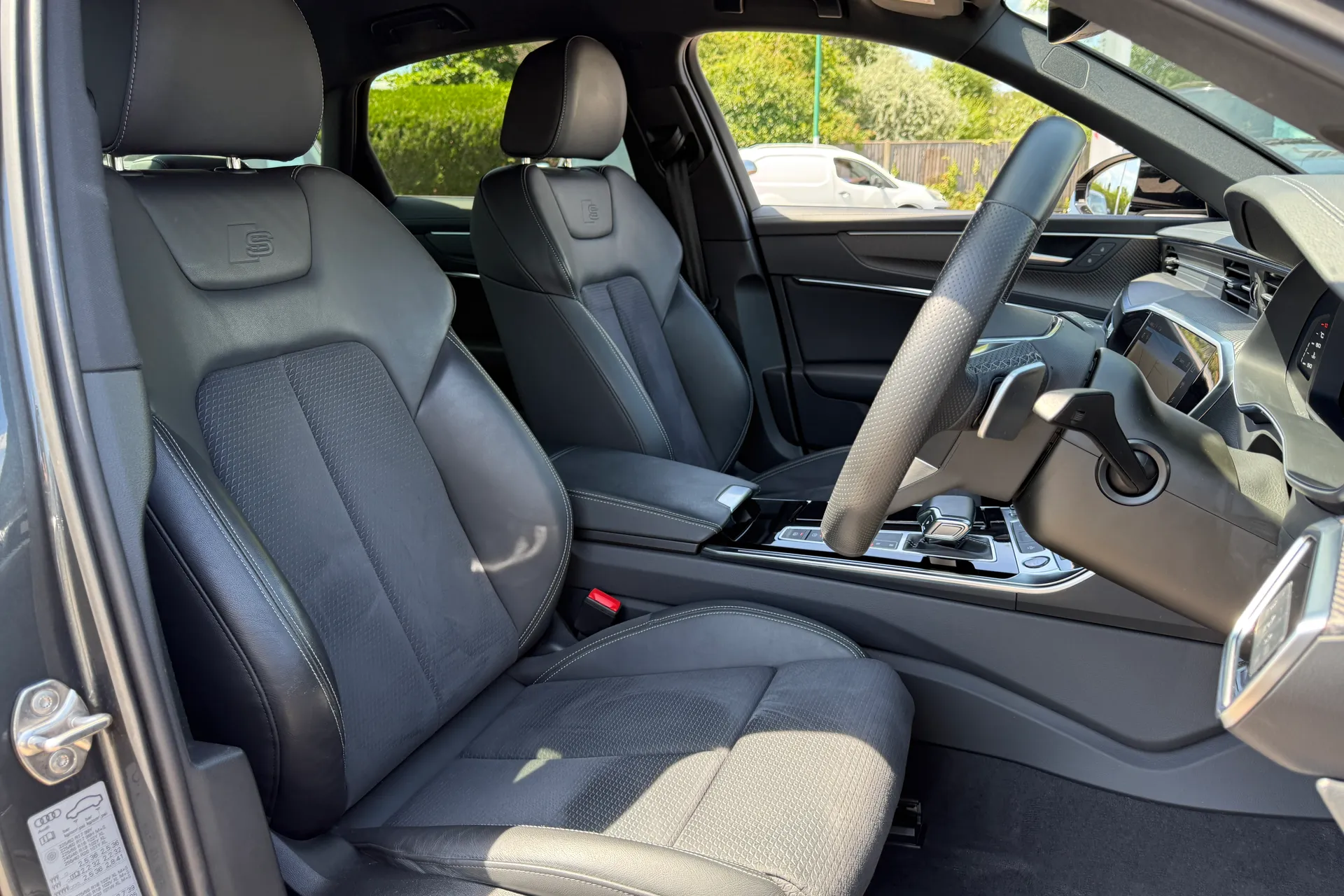 Audi A6 thumbnail image number 30