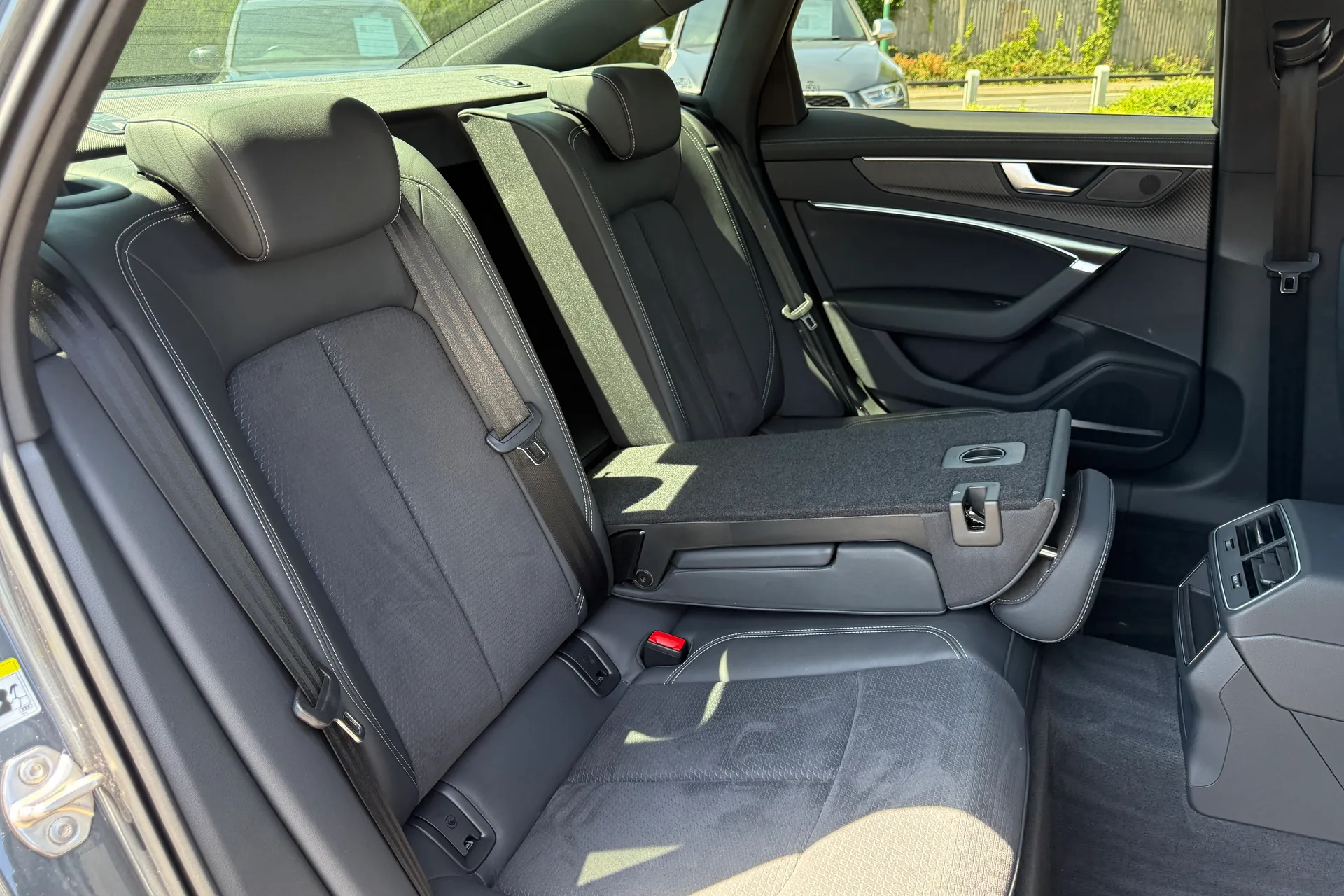Audi A6 thumbnail image number 50