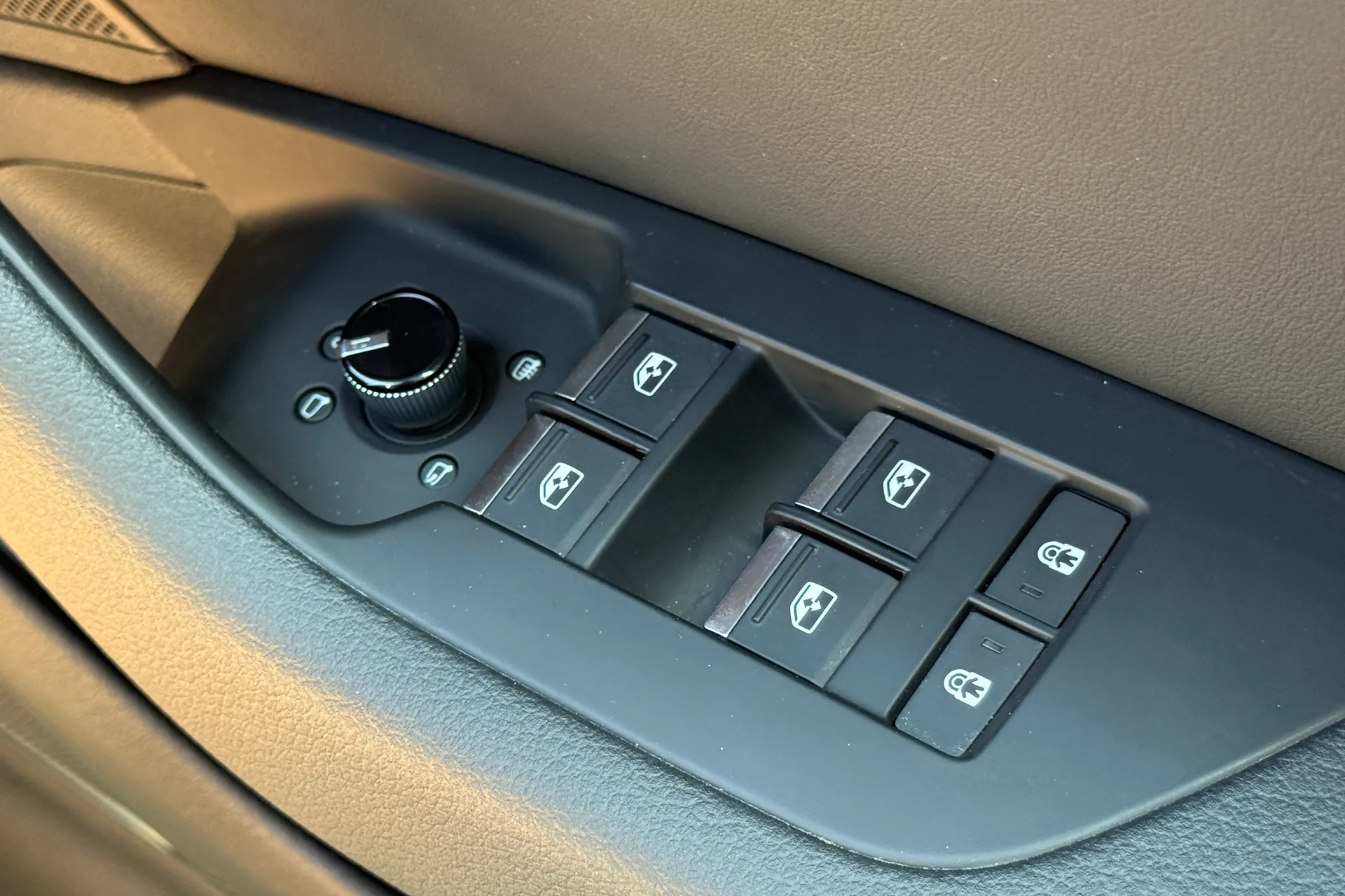 Audi A6 thumbnail image number 22