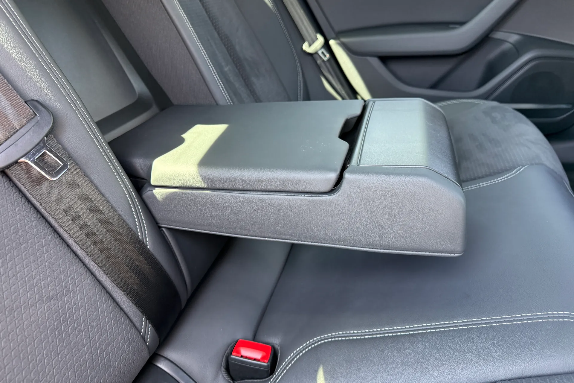 Audi A6 thumbnail image number 49