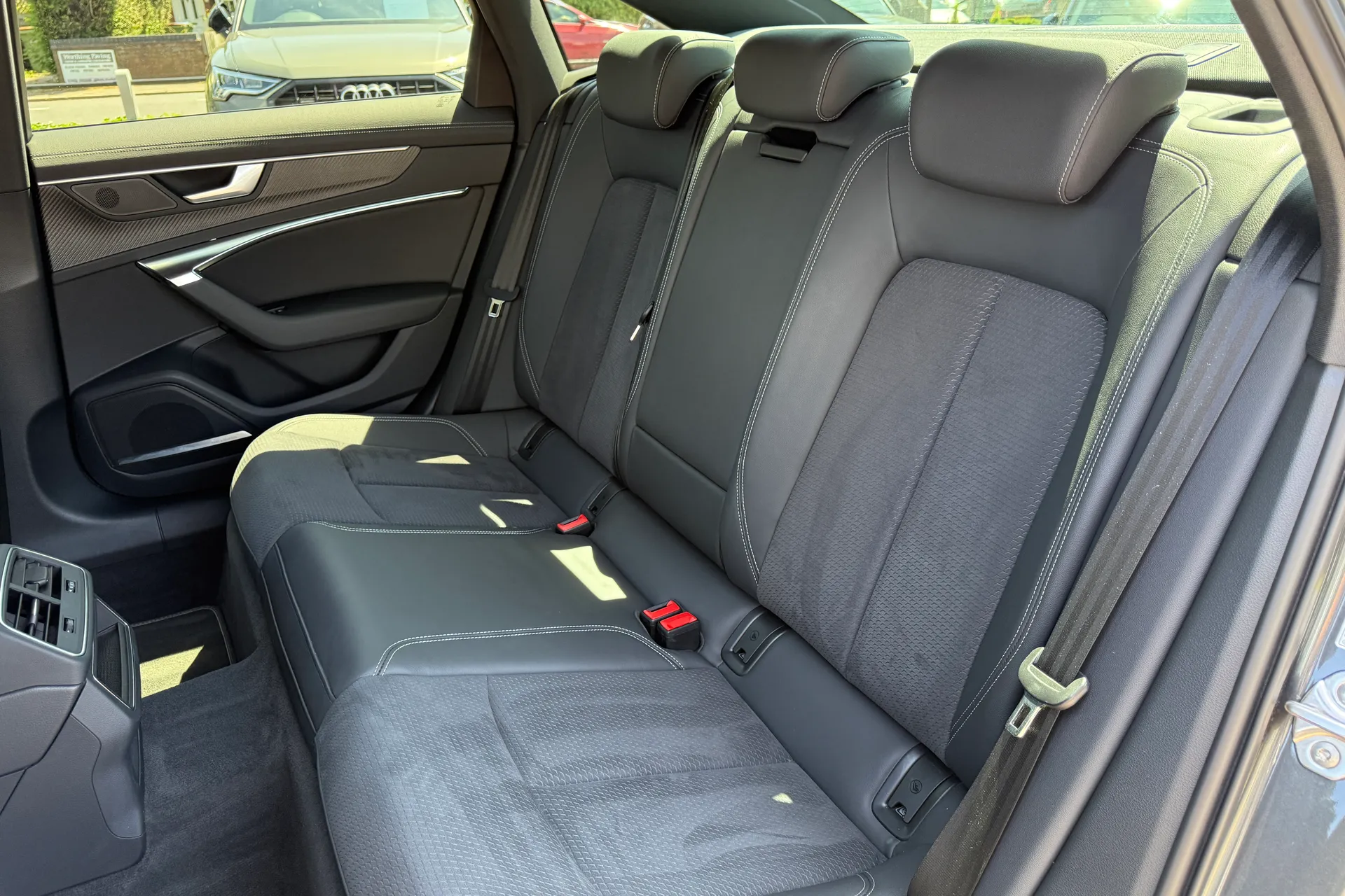 Audi A6 thumbnail image number 46