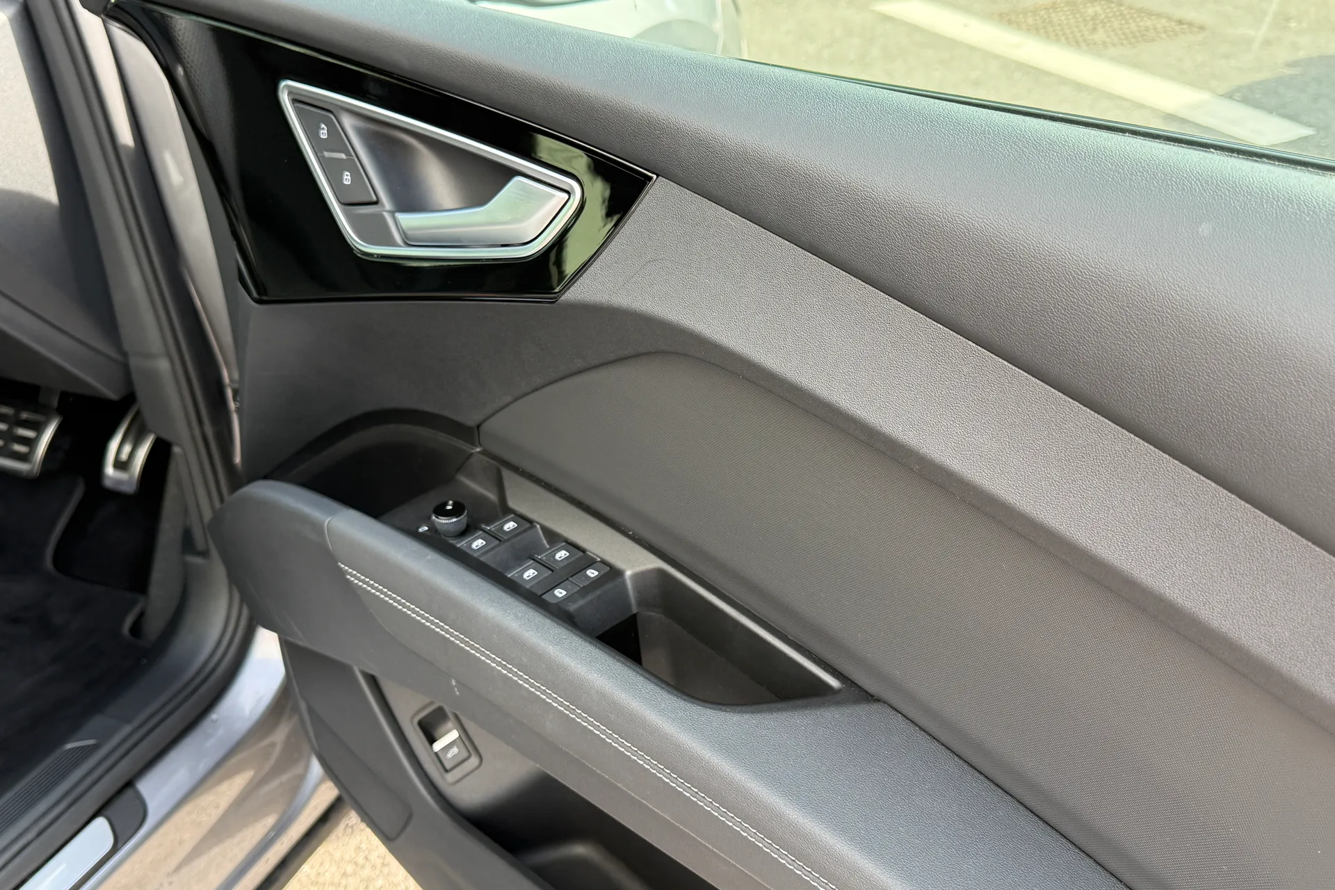 Audi Q4 thumbnail image number 35