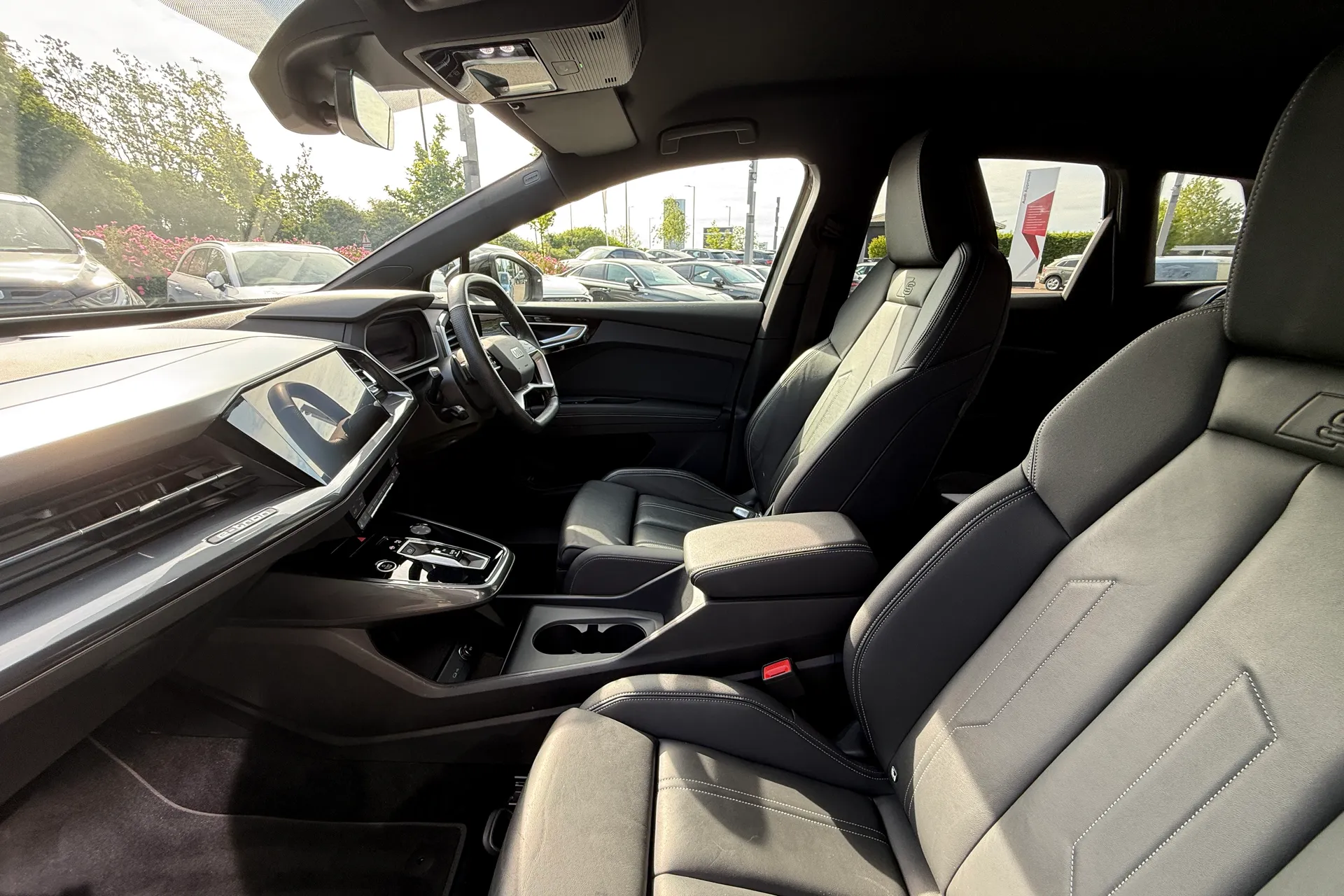 Audi Q4 thumbnail image number 39
