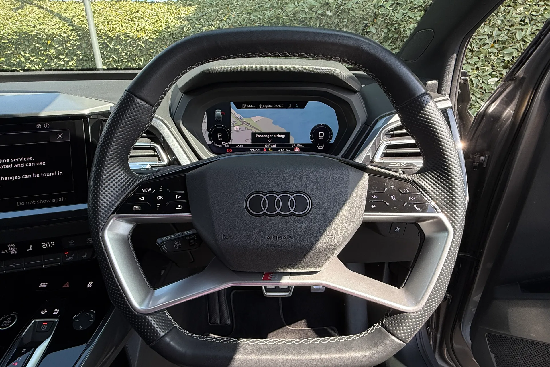Audi Q4 thumbnail image number 16