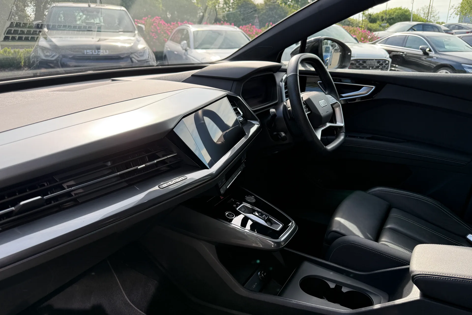 Audi Q4 thumbnail image number 40