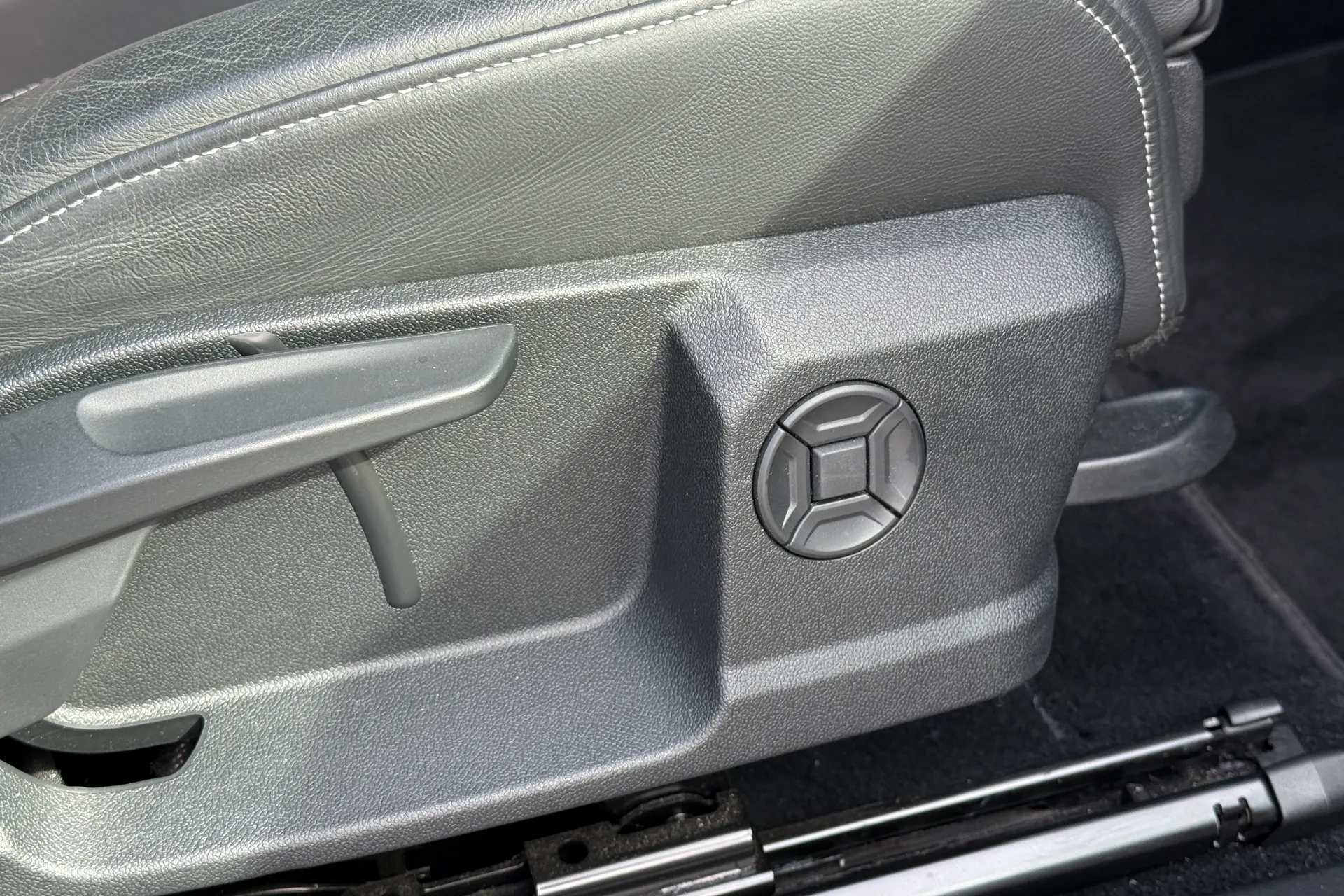 Audi Q4 thumbnail image number 30