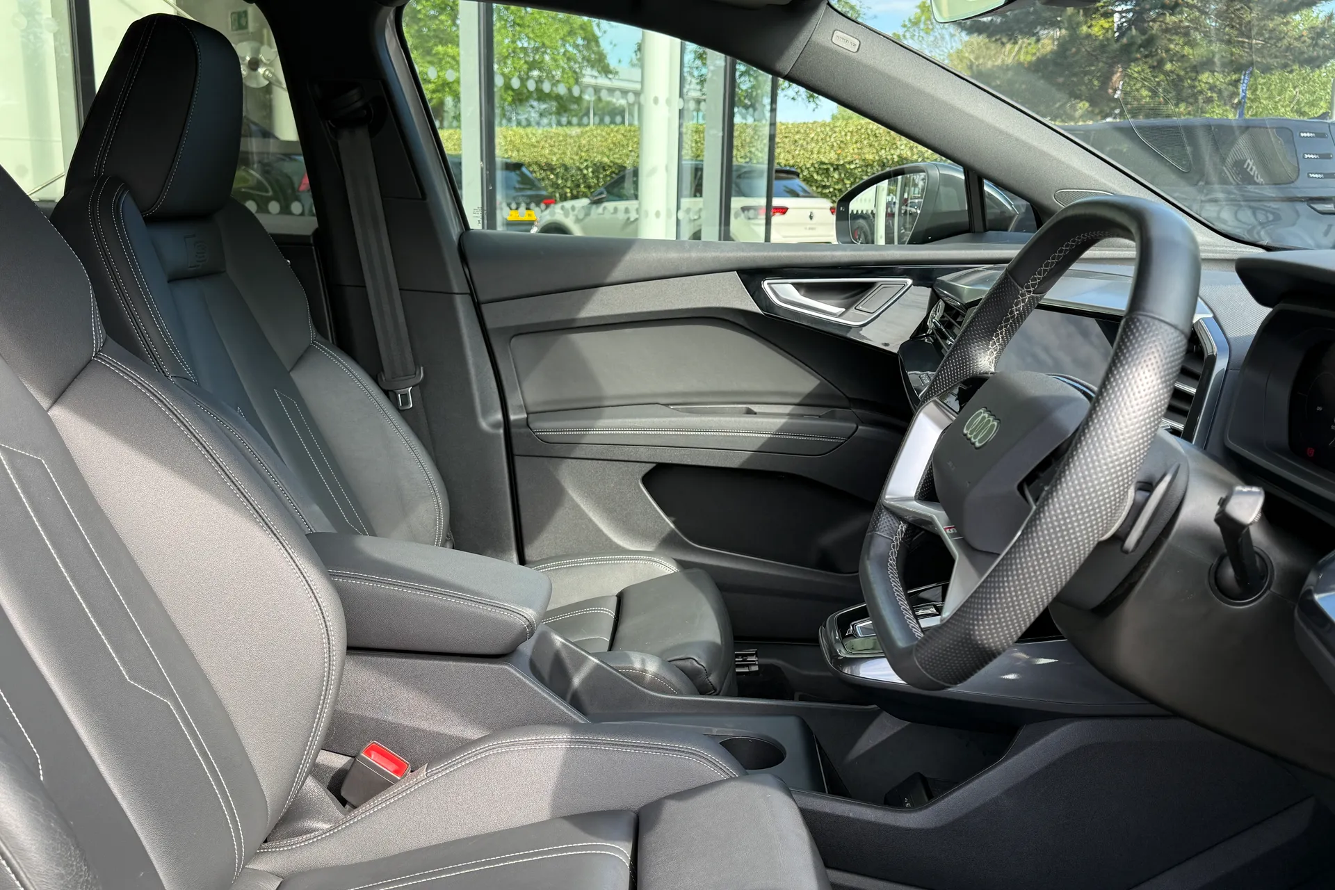 Audi Q4 thumbnail image number 27