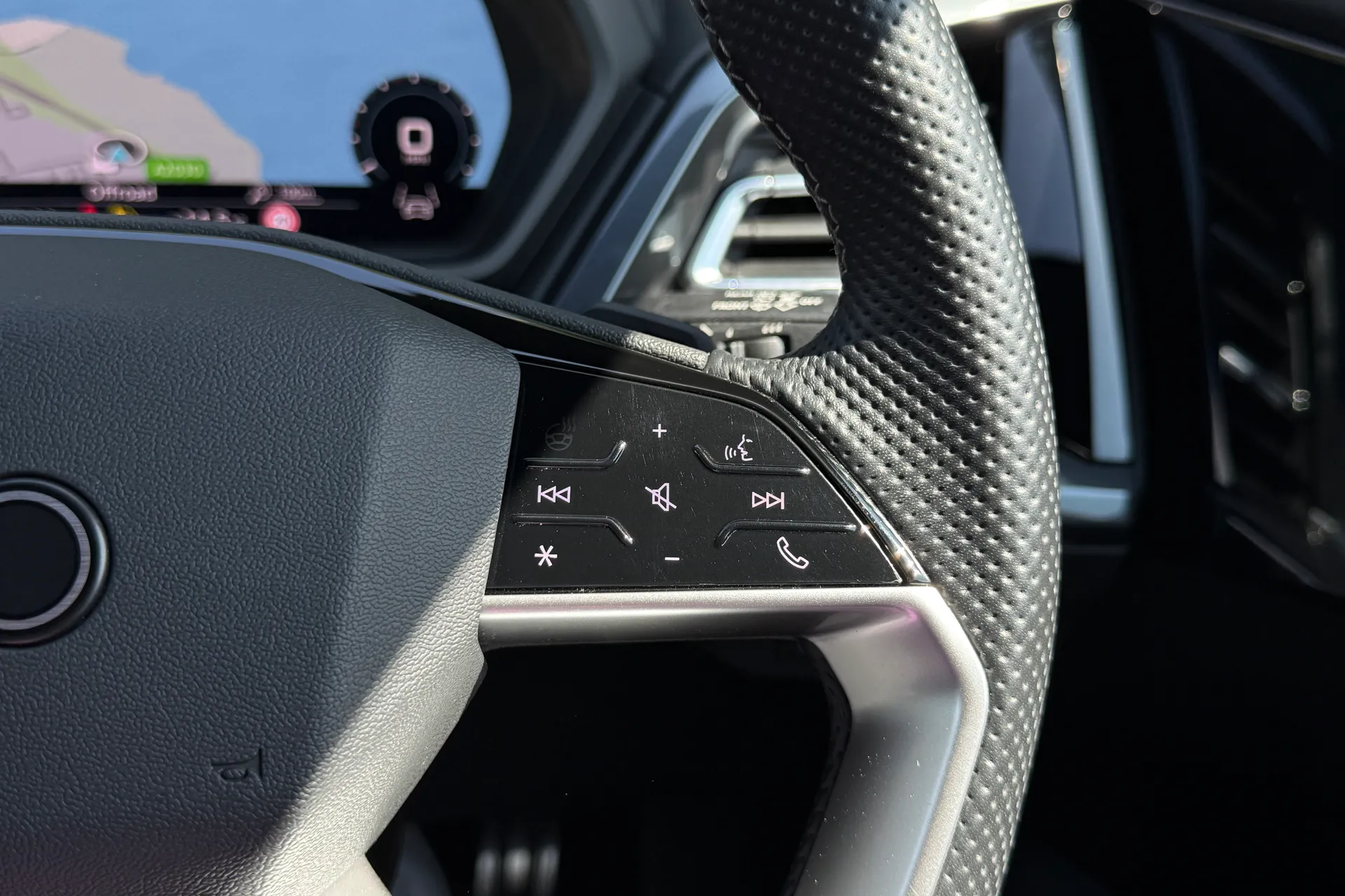 Audi Q4 thumbnail image number 37