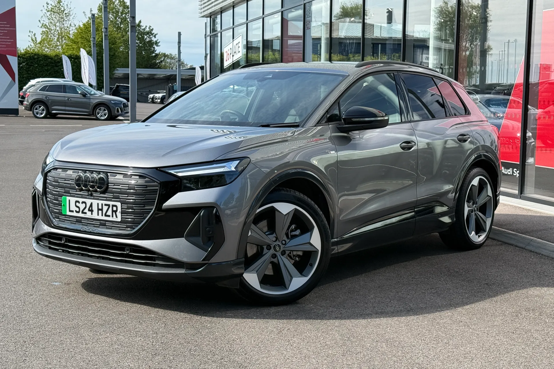 Audi Q4 thumbnail image number 9