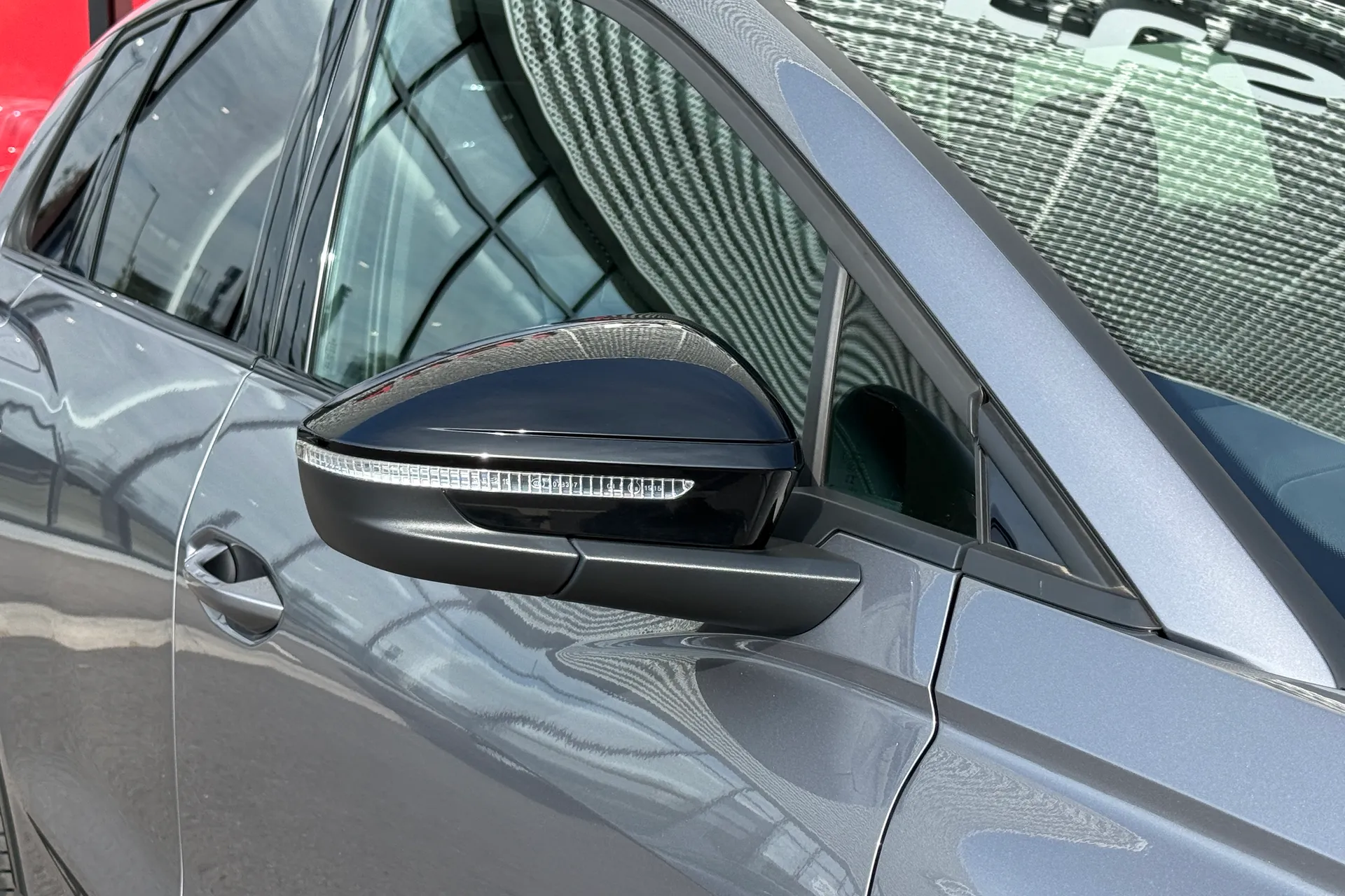 Audi Q4 thumbnail image number 15