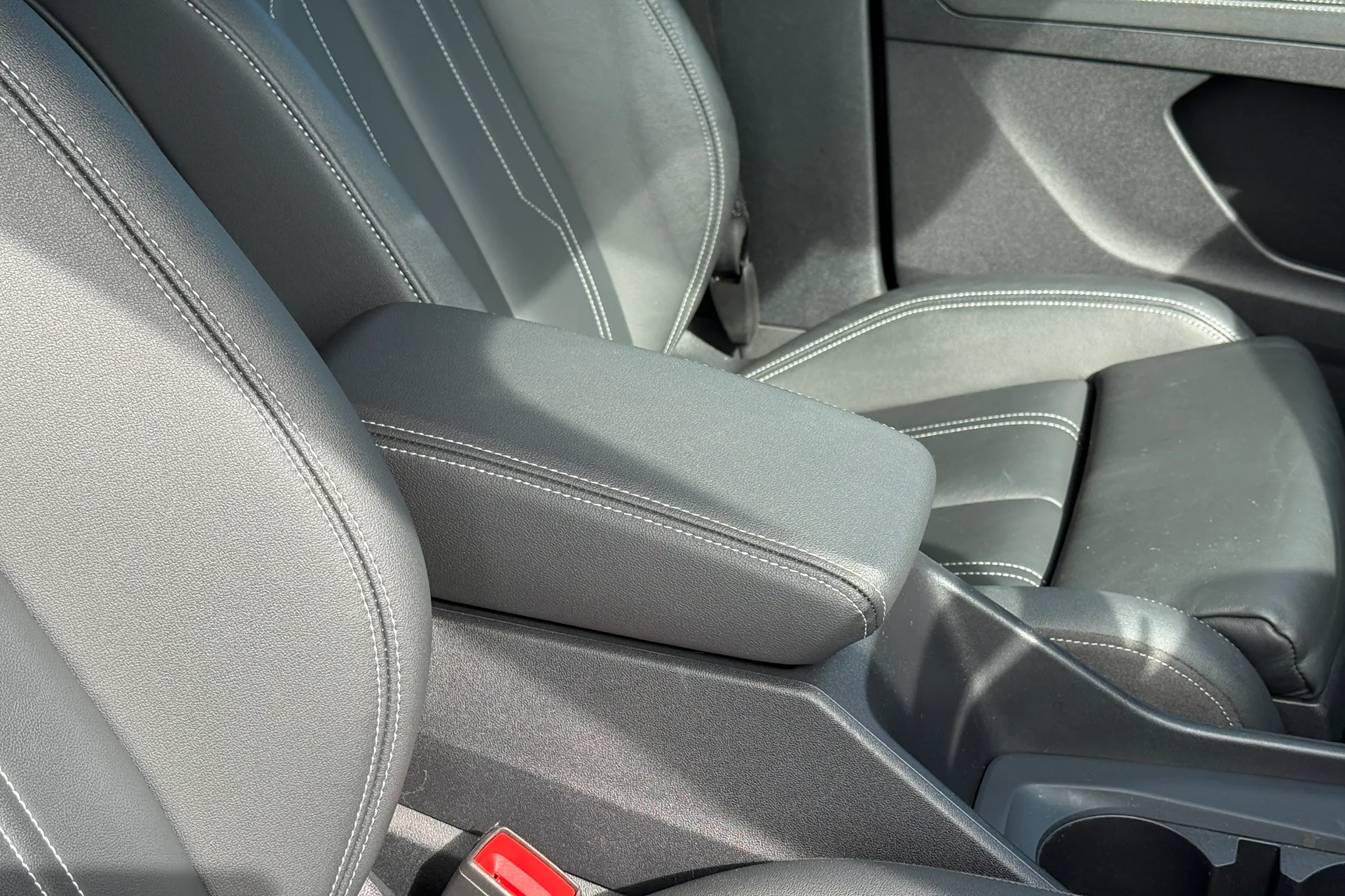 Audi Q4 thumbnail image number 32