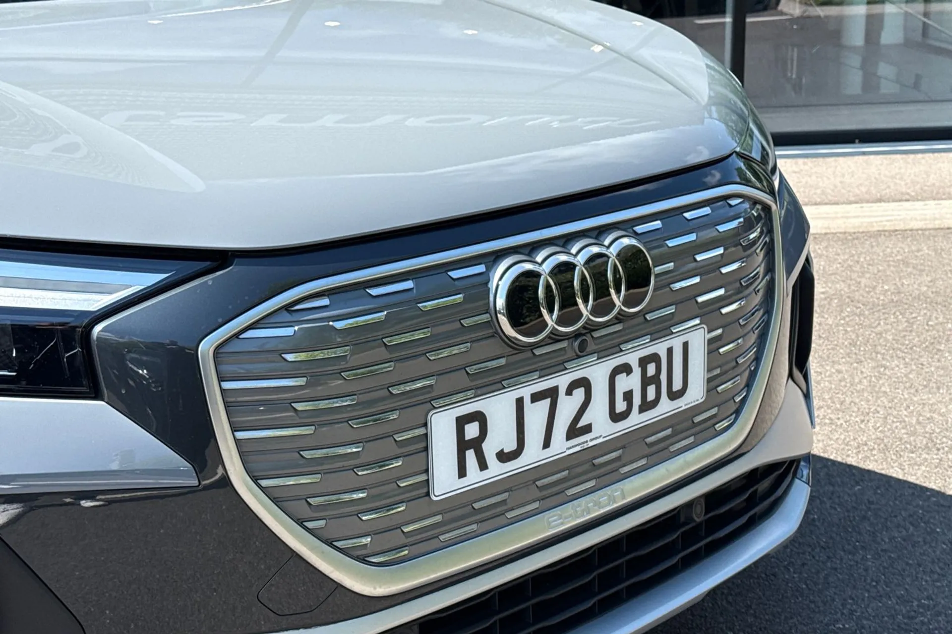 Audi Q4 thumbnail image number 11