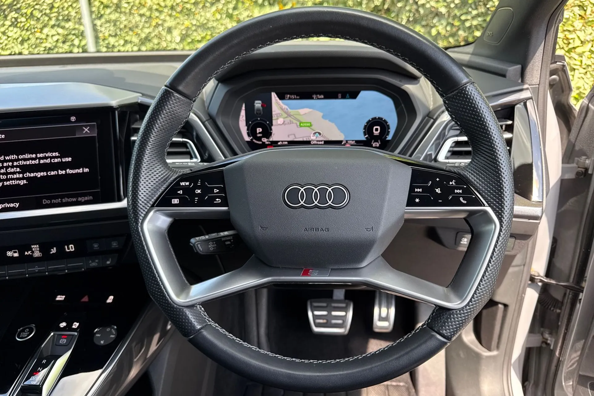 Audi Q4 thumbnail image number 14
