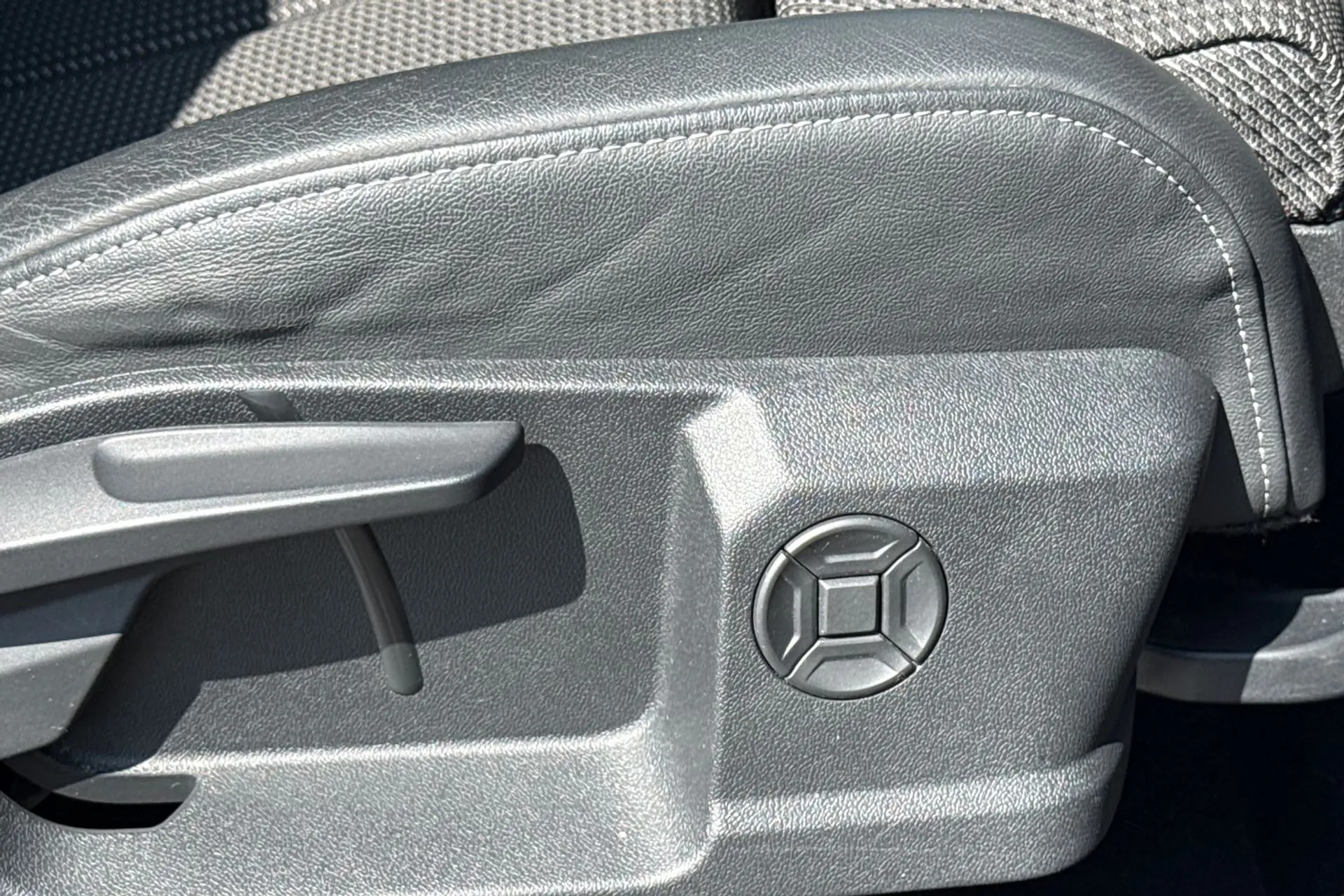 Audi Q4 thumbnail image number 41