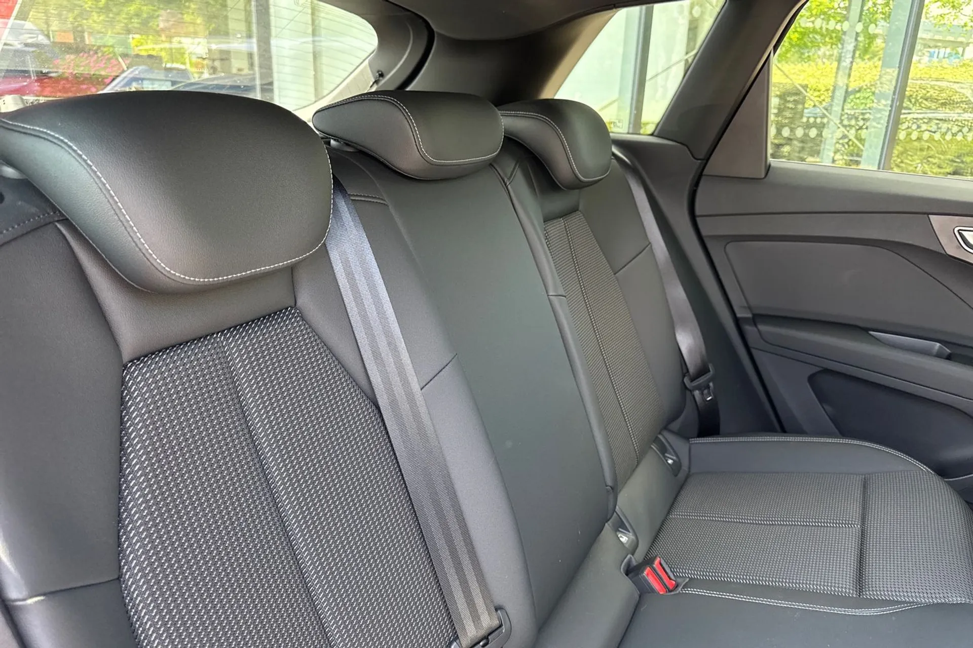 Audi Q4 thumbnail image number 37