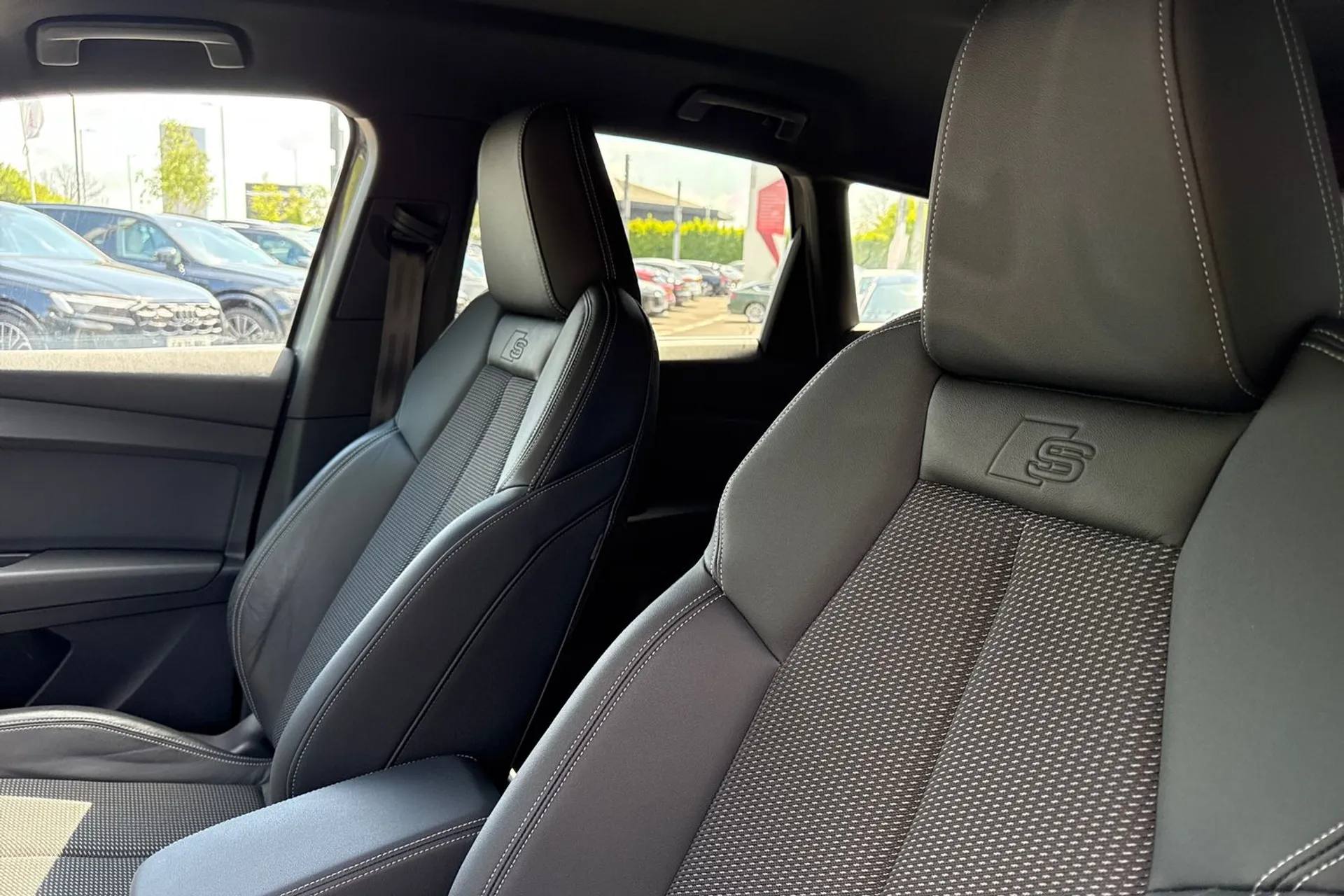 Audi Q4 thumbnail image number 46