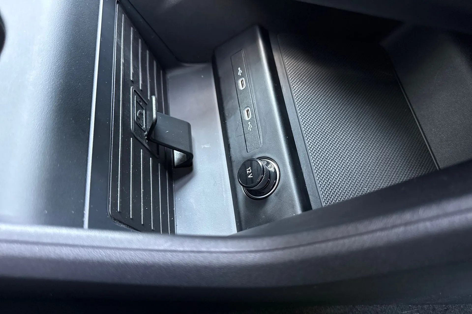 Audi Q4 thumbnail image number 26