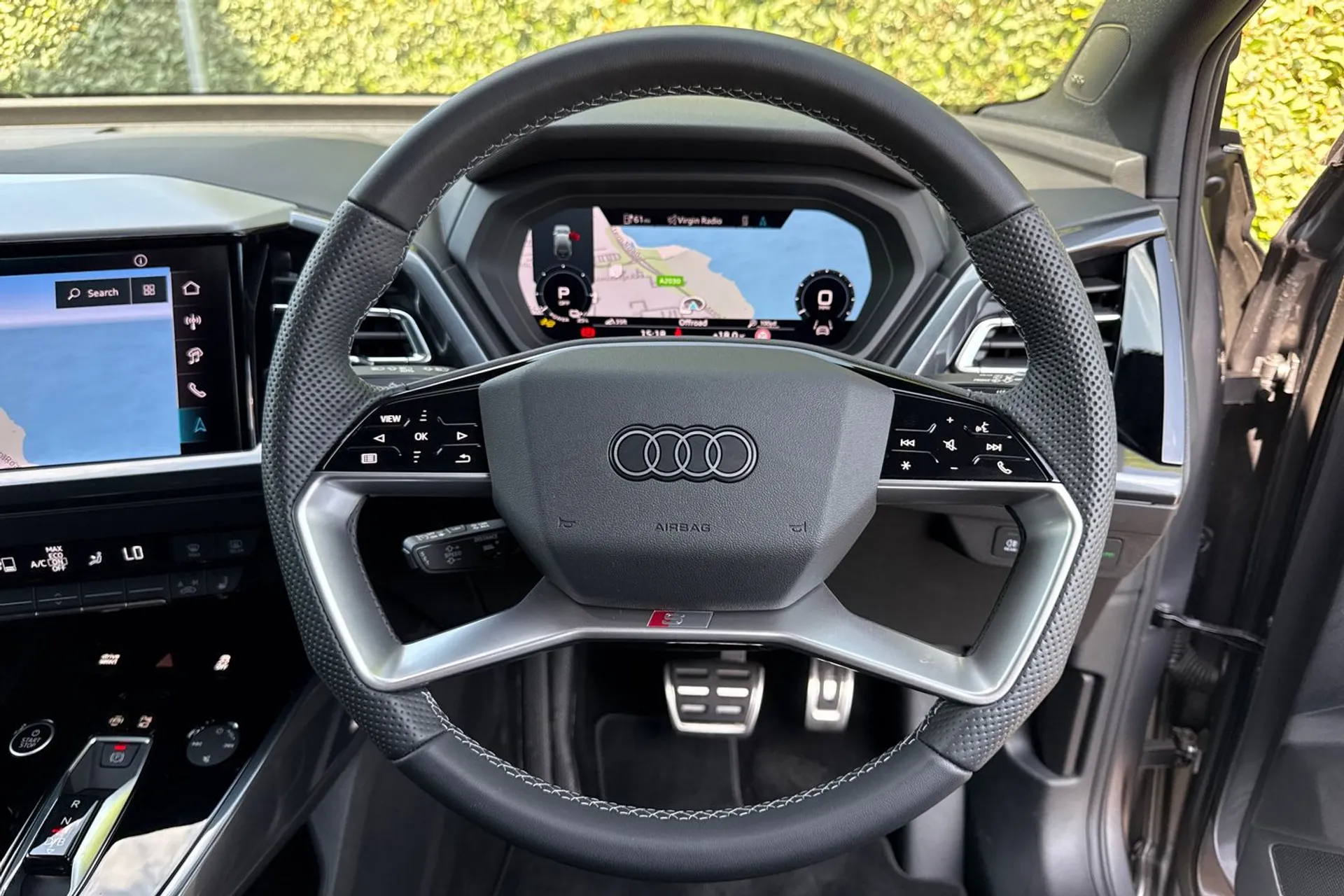 Audi Q4 thumbnail image number 13