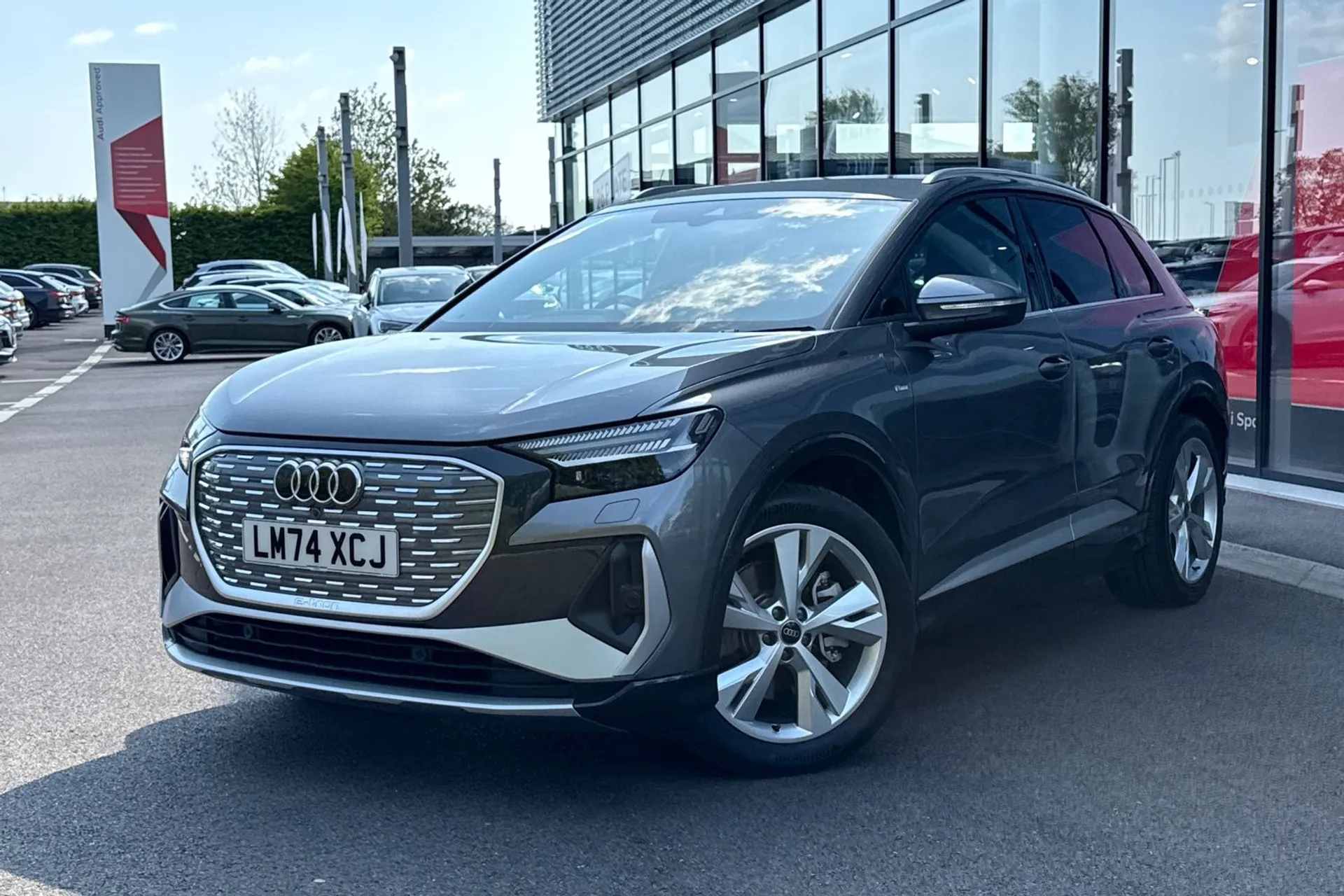 Audi Q4 thumbnail image number 9