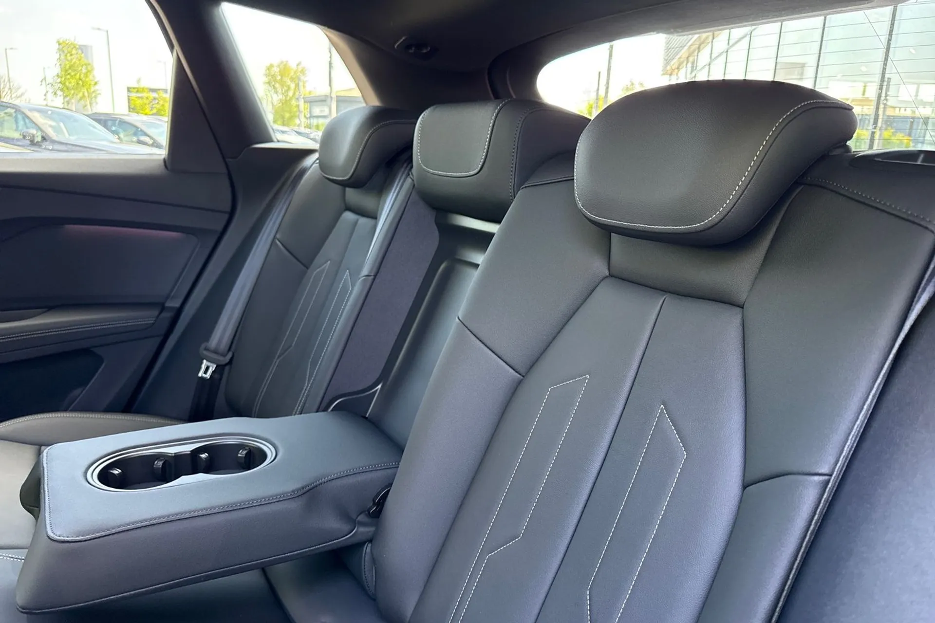 Audi Q4 thumbnail image number 51