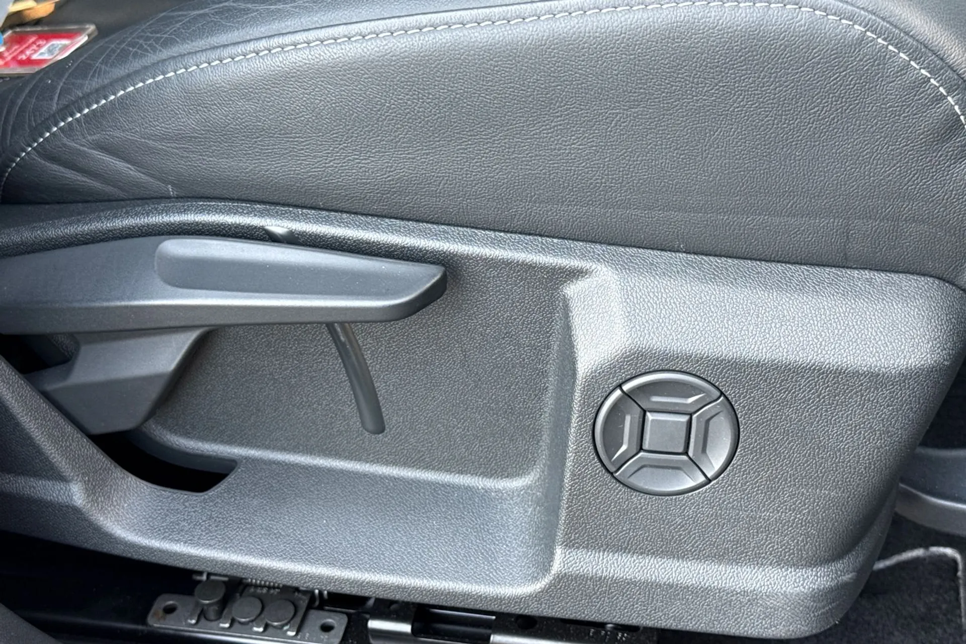Audi Q4 thumbnail image number 42