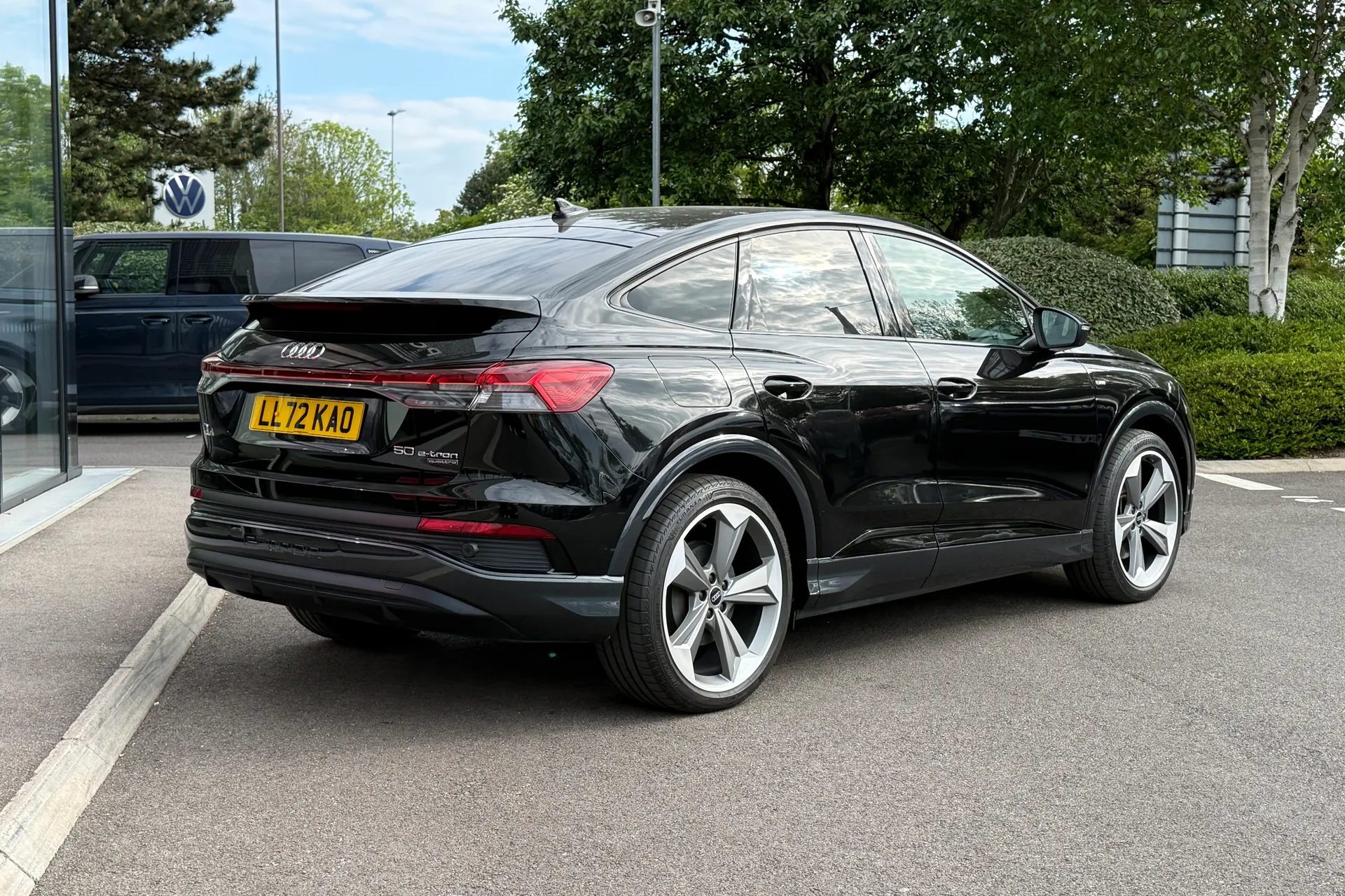 Audi Q4 thumbnail image number 13