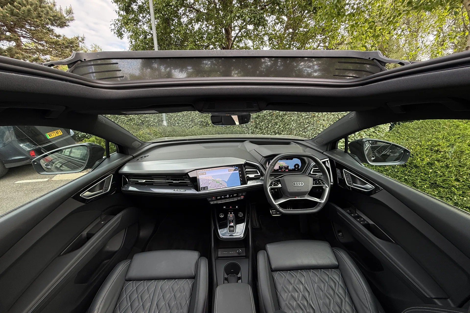Audi Q4 thumbnail image number 3