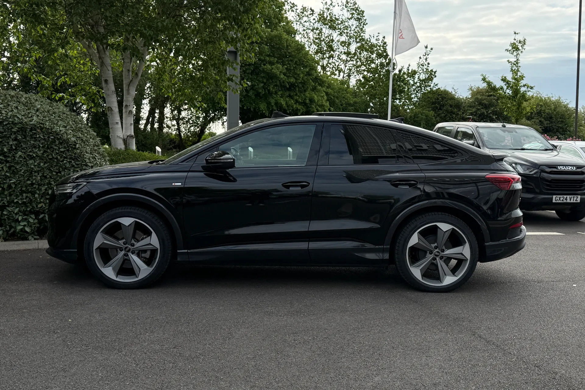 Audi Q4 thumbnail image number 37