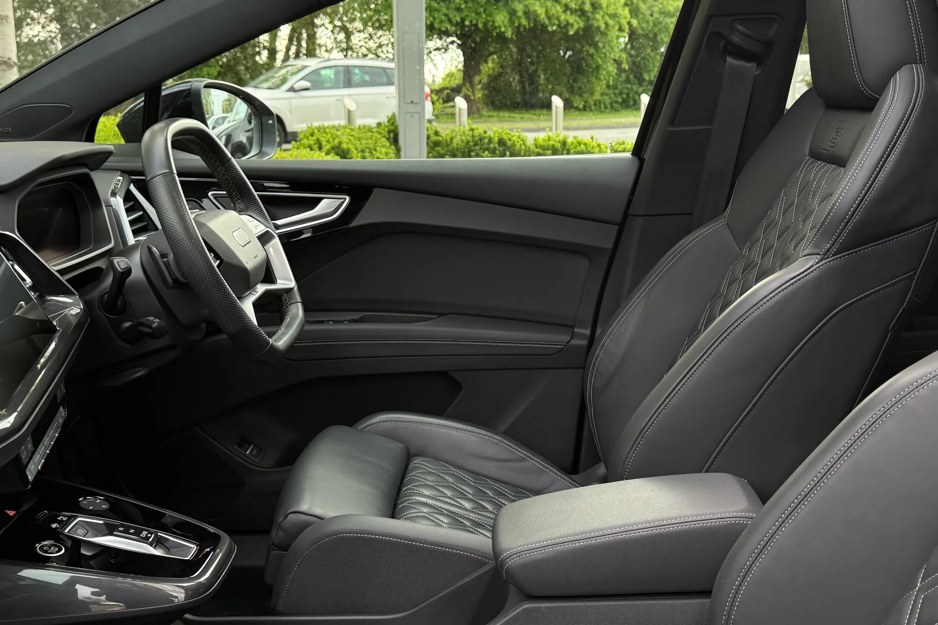 Audi Q4 thumbnail image number 47