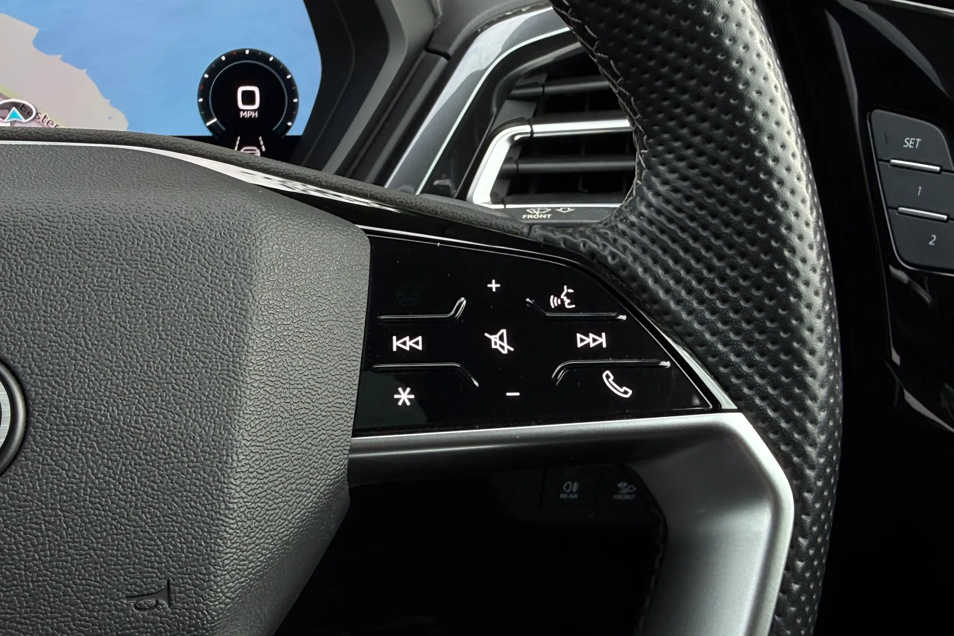Audi Q4 thumbnail image number 43