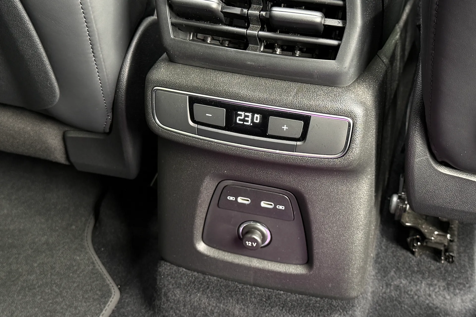 Audi Q4 thumbnail image number 48