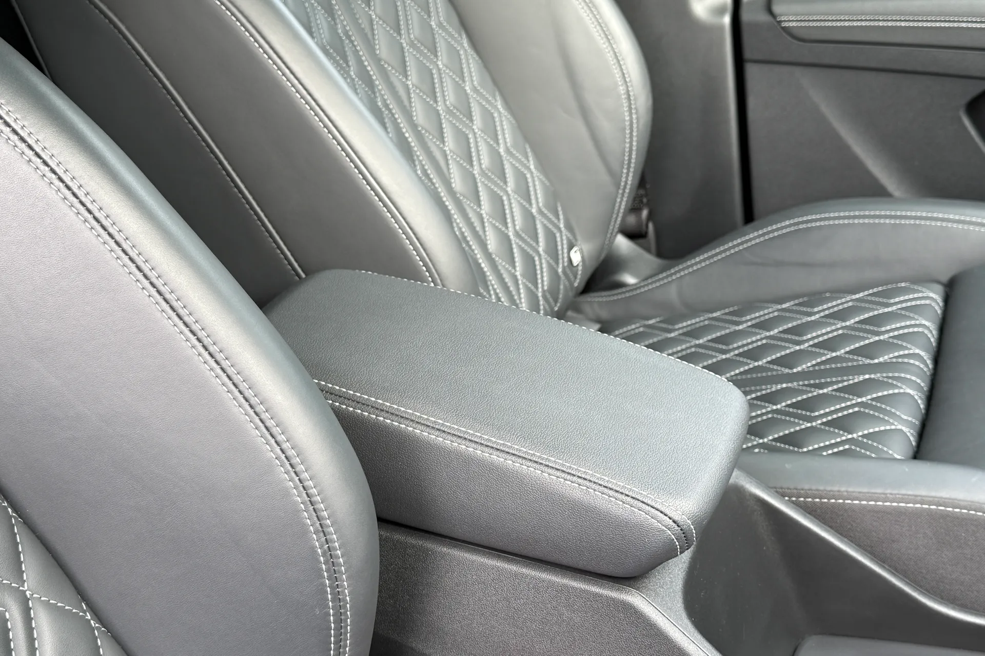 Audi Q4 thumbnail image number 29