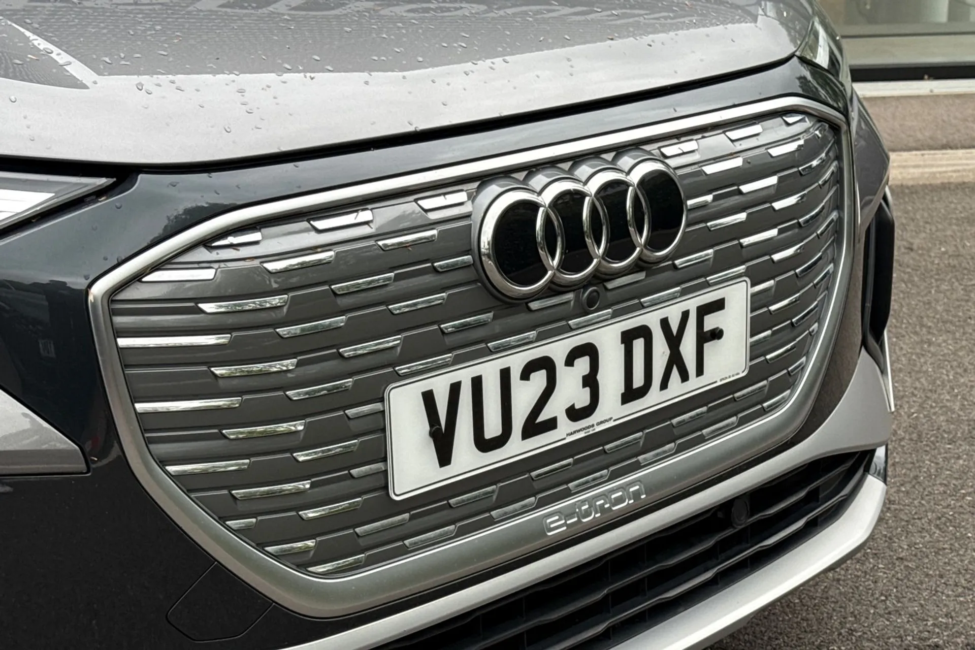 Audi Q4 thumbnail image number 16