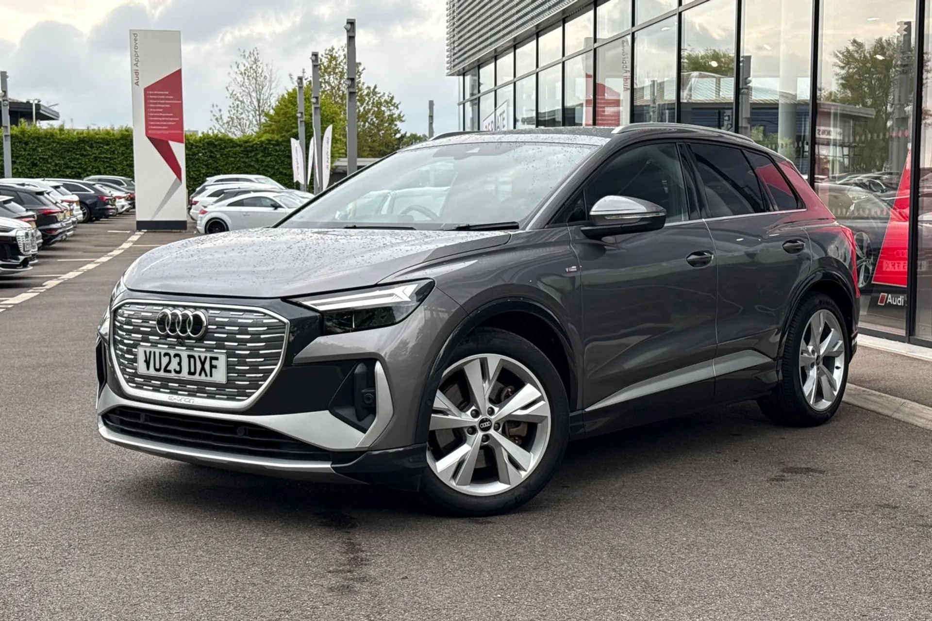 Audi Q4 thumbnail image number 9