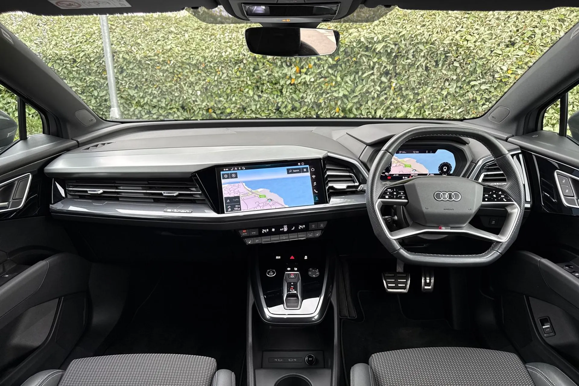Audi Q4 thumbnail image number 5