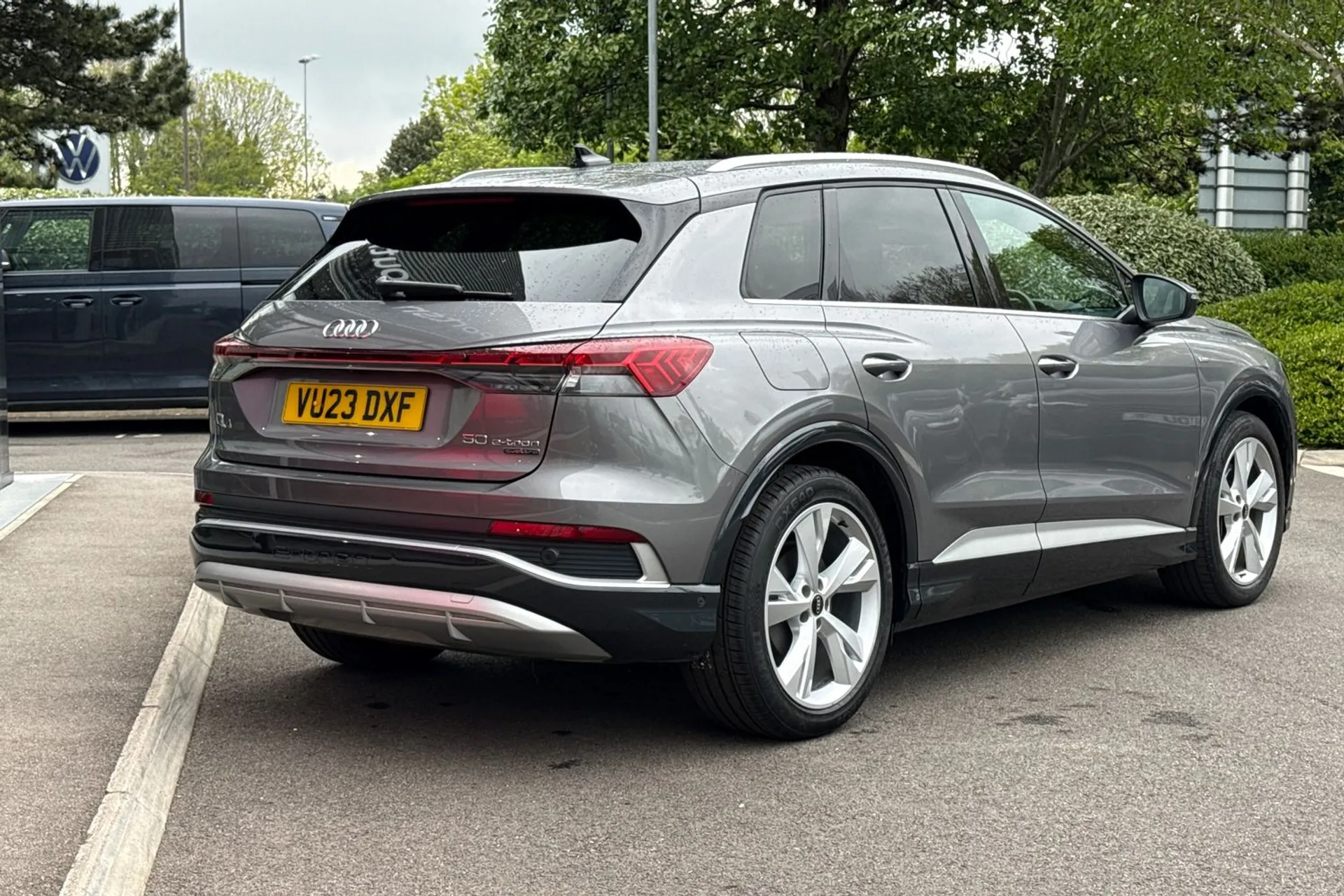 Audi Q4 thumbnail image number 13