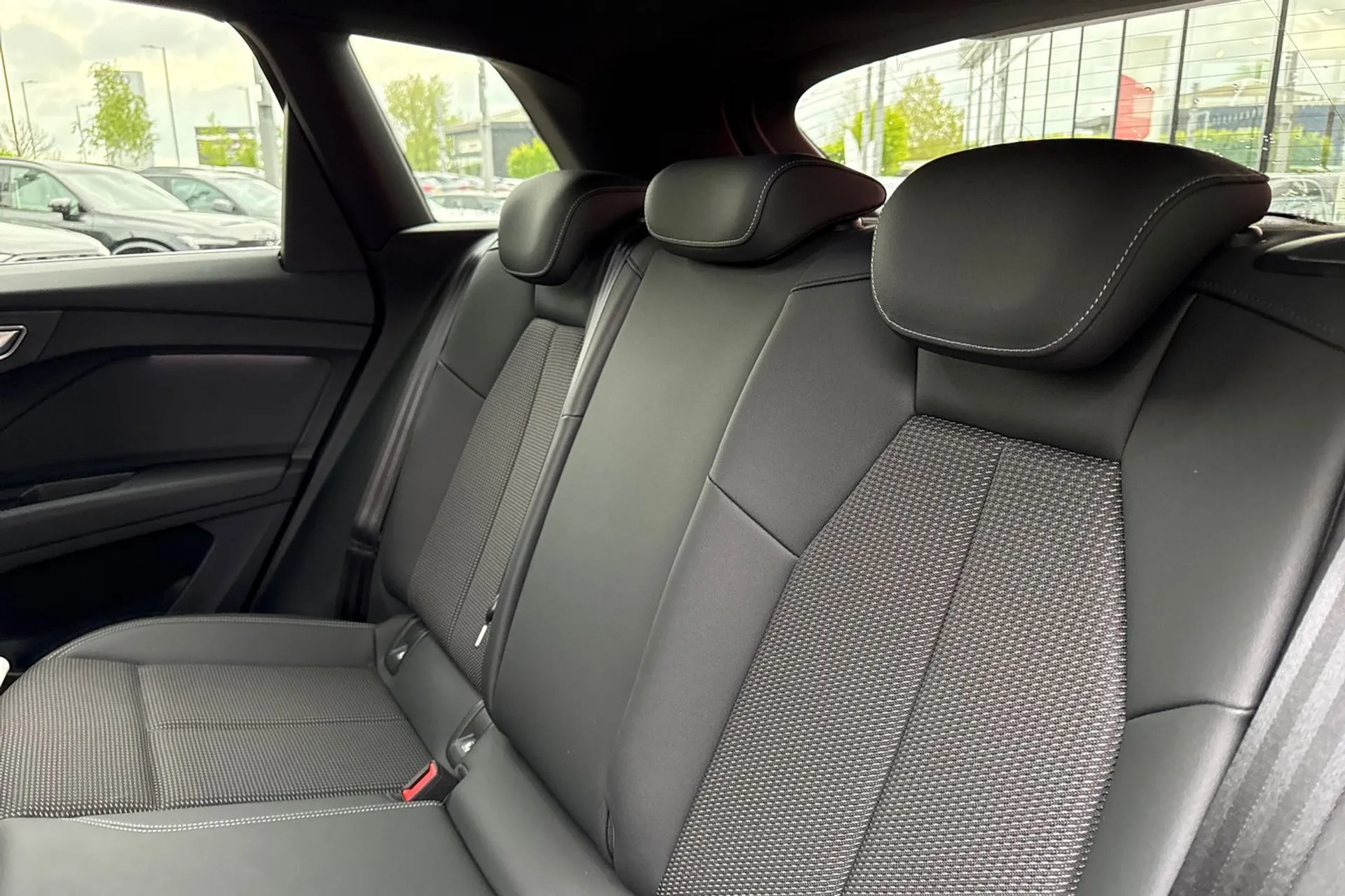 Audi Q4 thumbnail image number 50