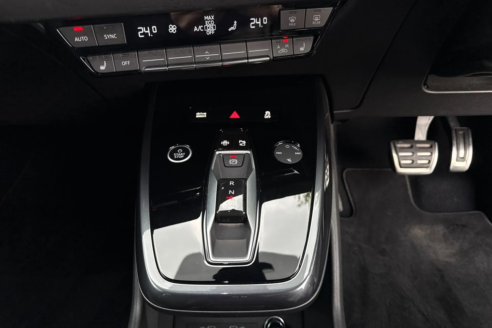 Audi Q4 thumbnail image number 56