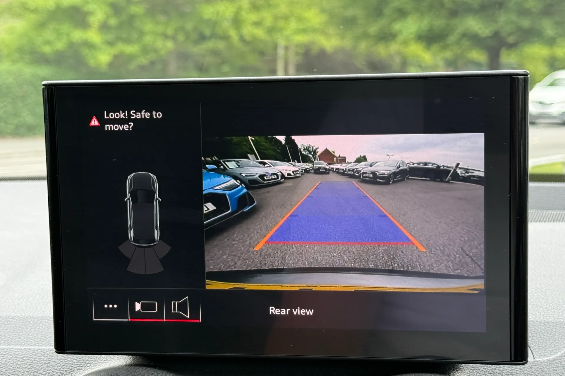 Audi Q2 thumbnail image number 5