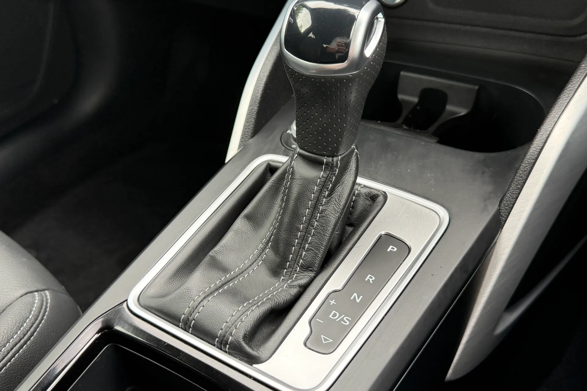 Audi Q2 thumbnail image number 25