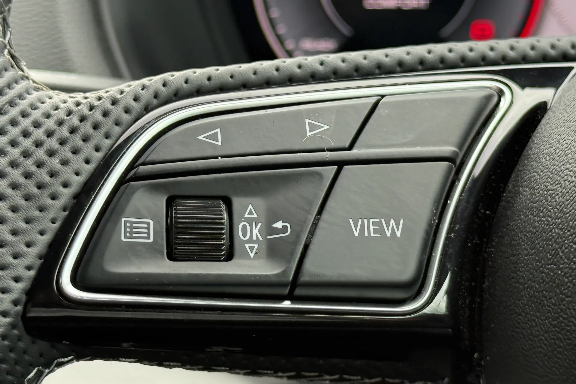 Audi Q2 thumbnail image number 16