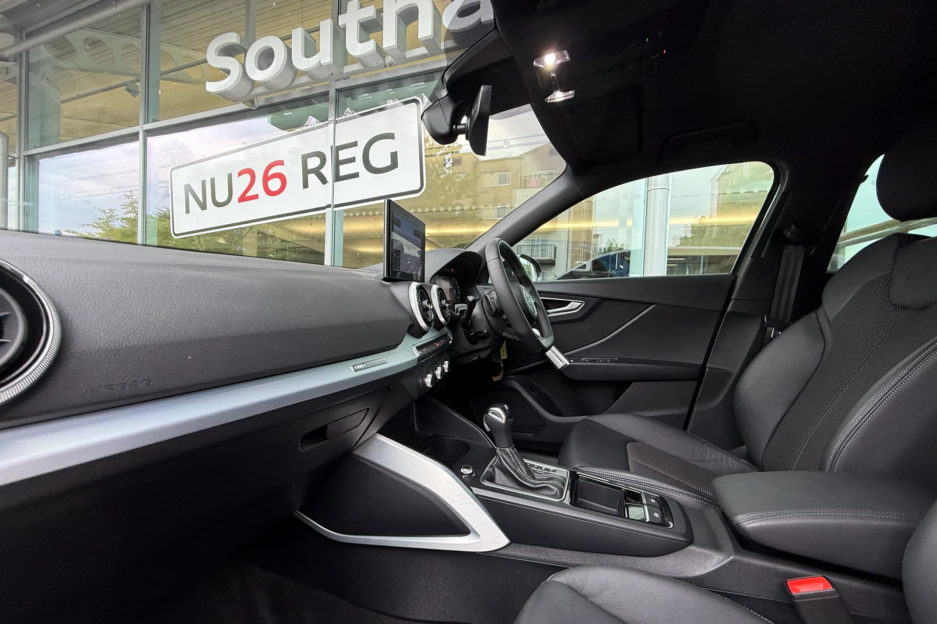 Audi Q2 thumbnail image number 8
